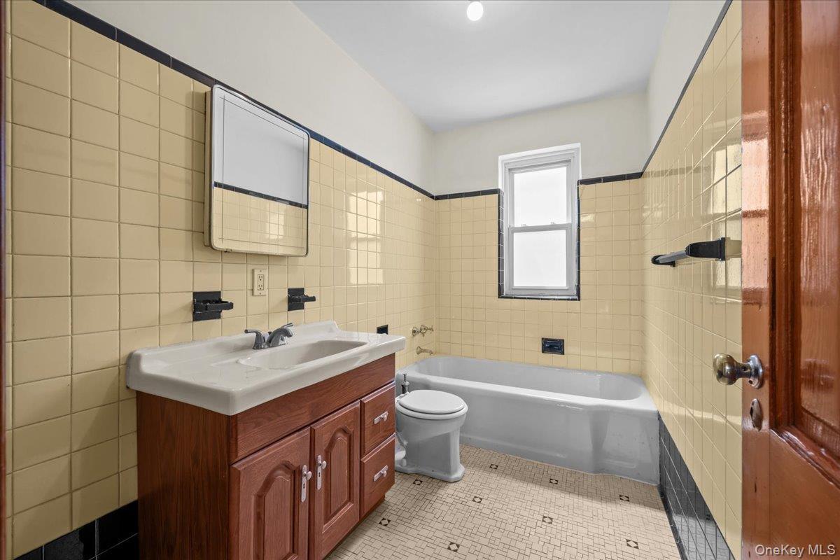 Single Family Van Cortlandt Park South  Bronx, NY 10463, MLS-892842-12