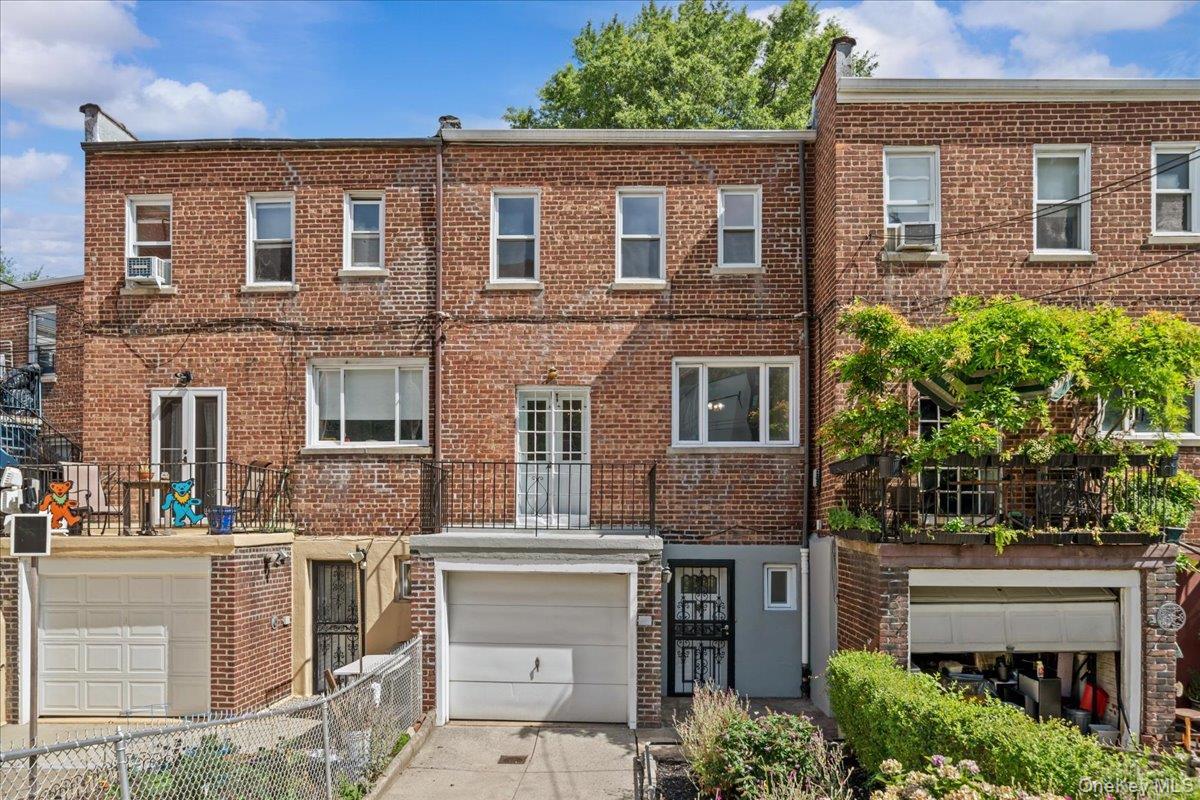 Single Family Van Cortlandt Park South  Bronx, NY 10463, MLS-892842-19