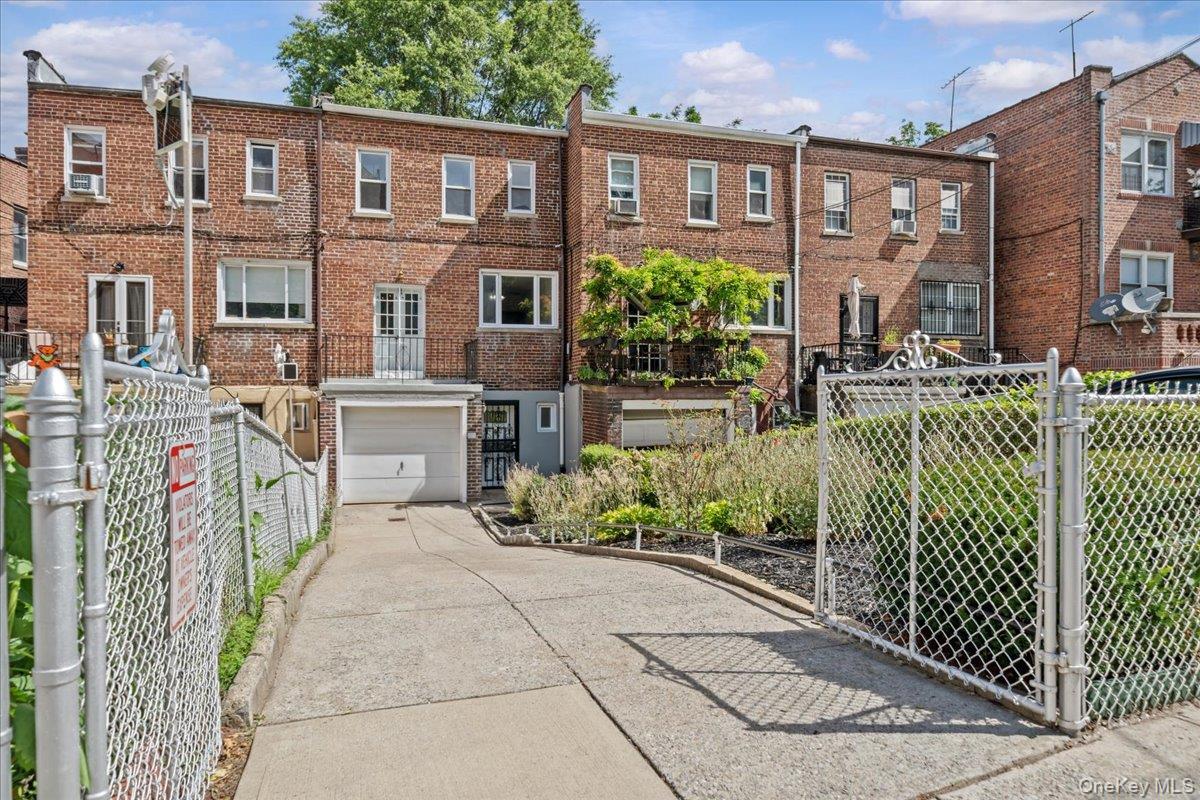 Single Family Van Cortlandt Park South  Bronx, NY 10463, MLS-892842-20