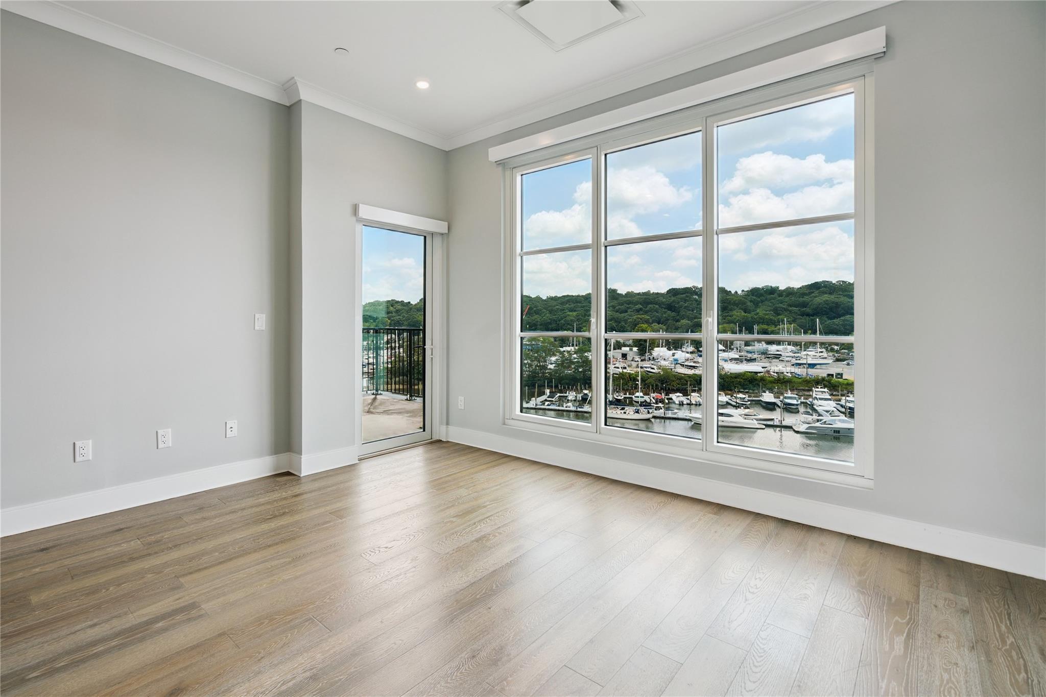 Condo Garvies Point  Nassau County, NY 11542, MLS-892951-13