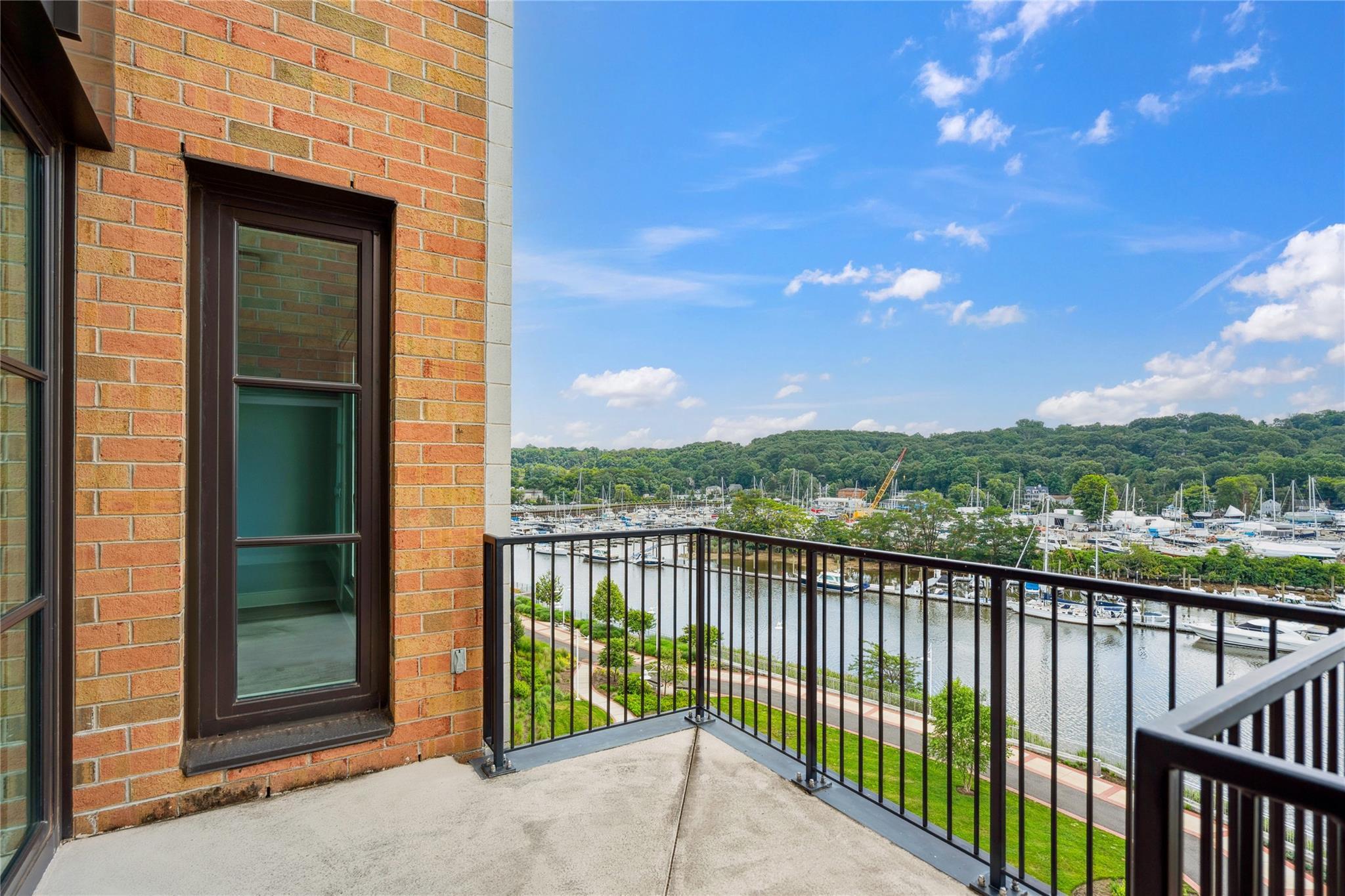 Condo Garvies Point  Nassau County, NY 11542, MLS-892951-15