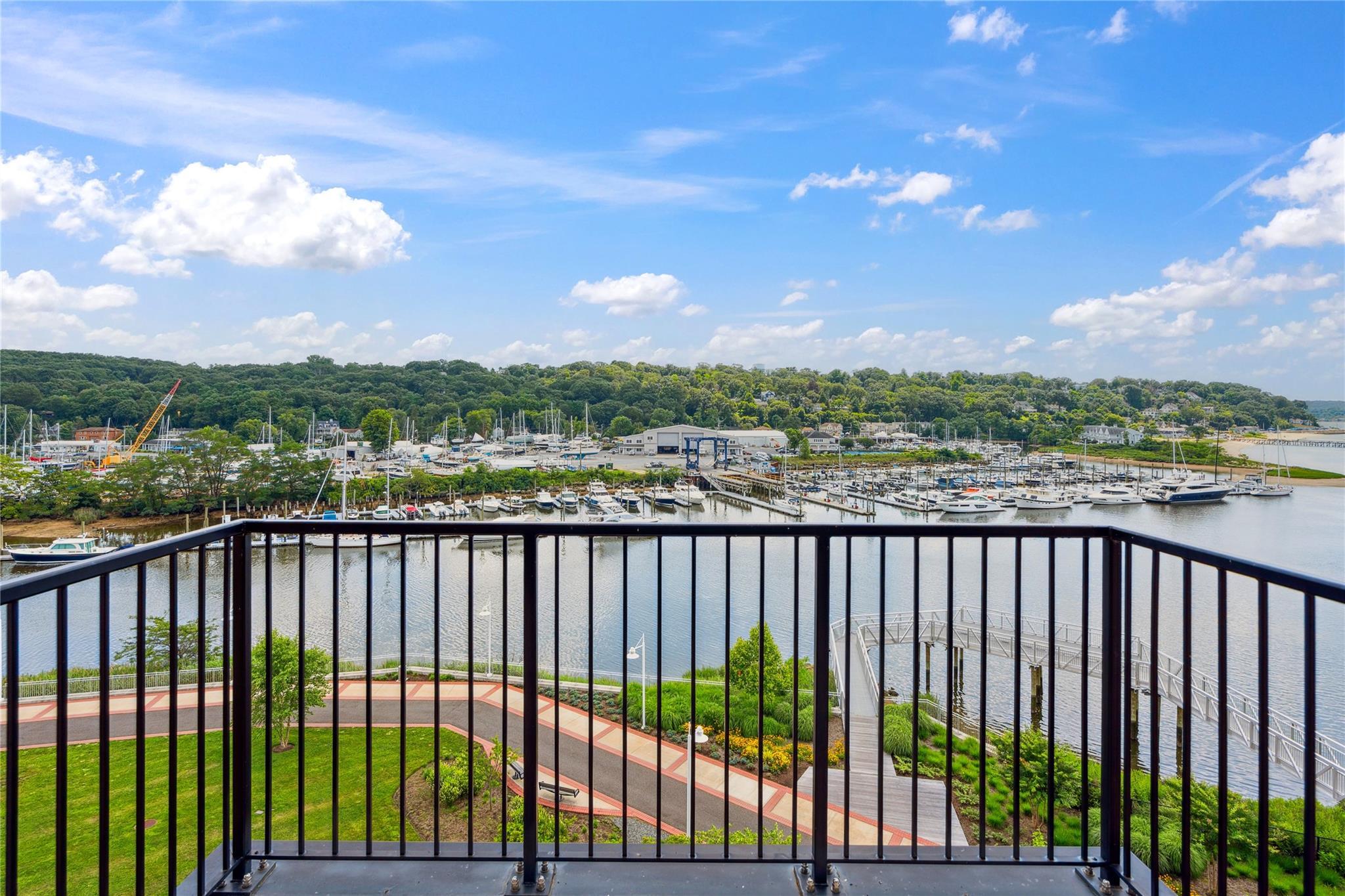 Condo Garvies Point  Nassau County, NY 11542, MLS-892951-16
