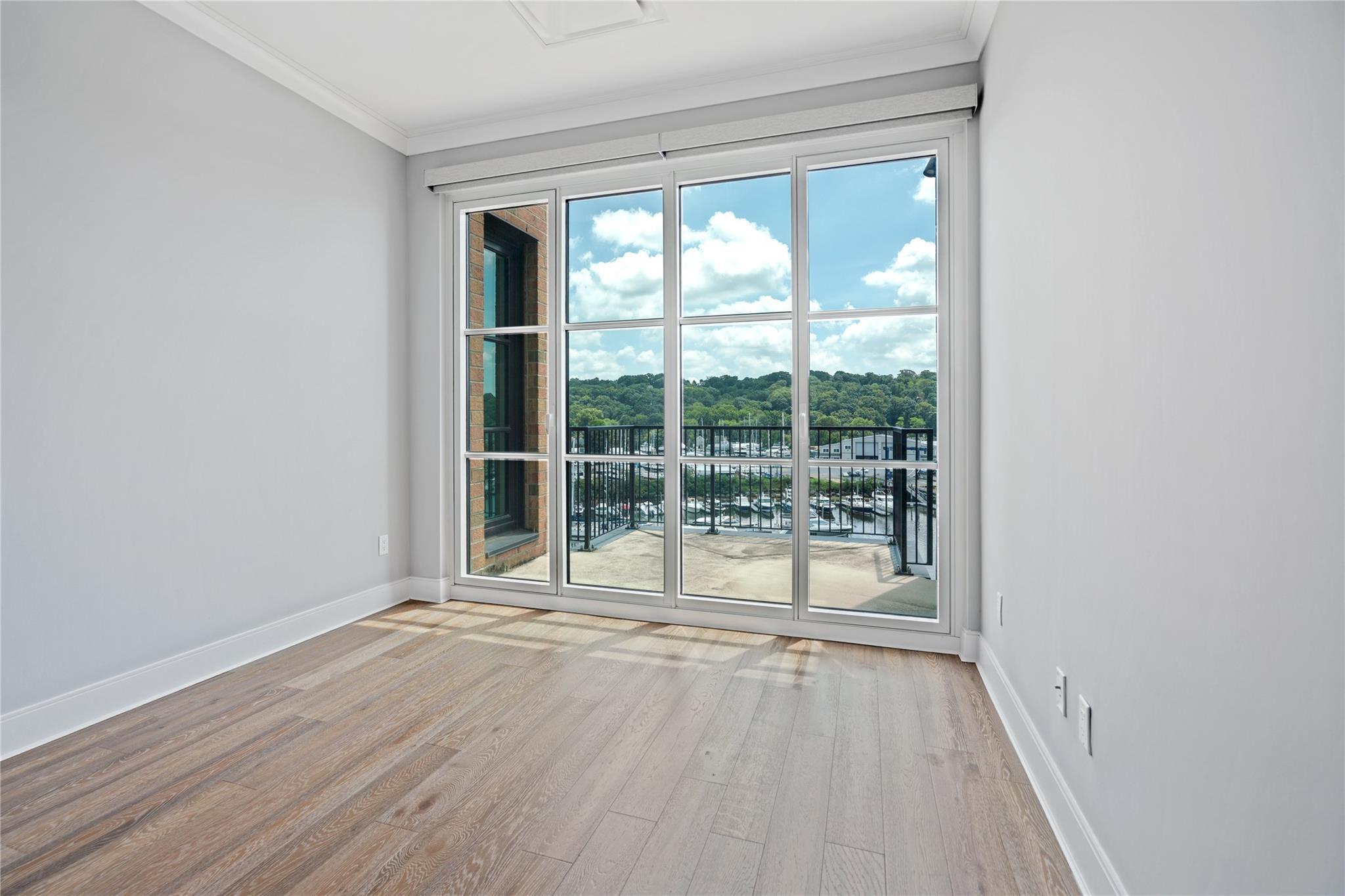 Condo Garvies Point  Nassau County, NY 11542, MLS-892951-19