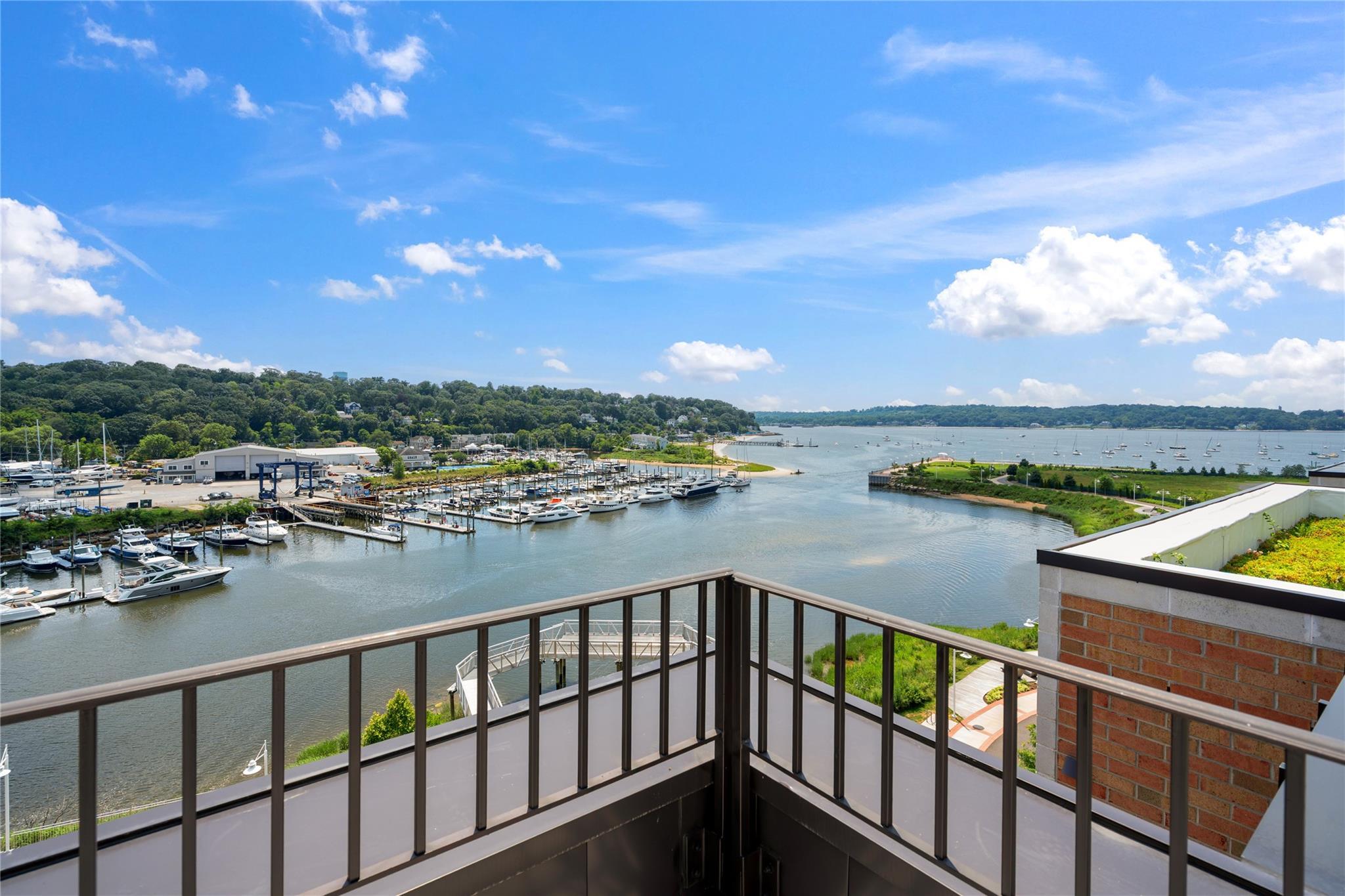 Condo Garvies Point  Nassau County, NY 11542, MLS-892951-25