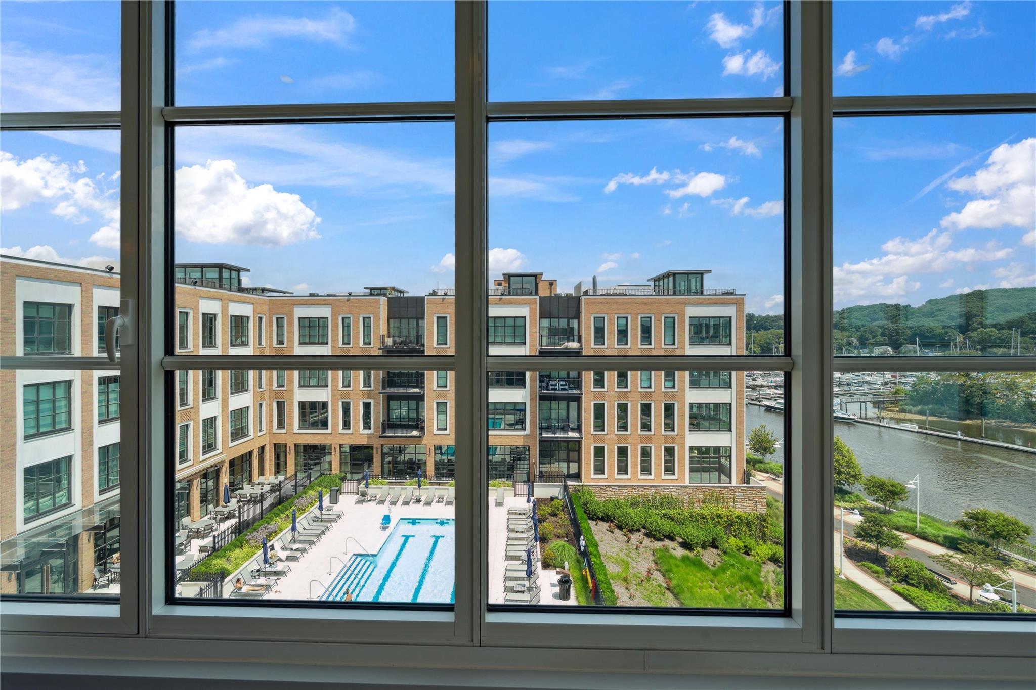 Condo Garvies Point  Nassau County, NY 11542, MLS-892951-26