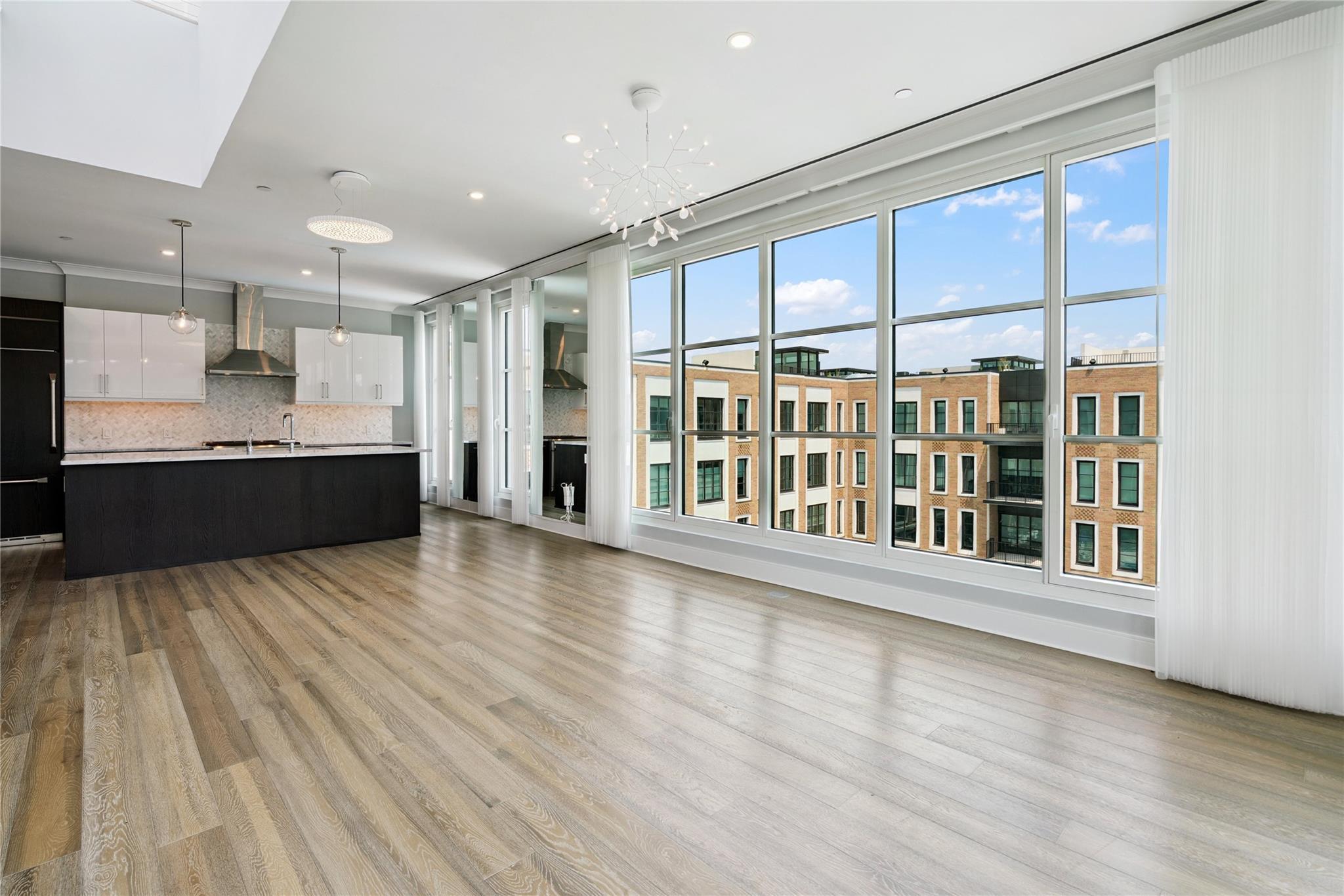 Condo Garvies Point  Nassau County, NY 11542, MLS-892951-3