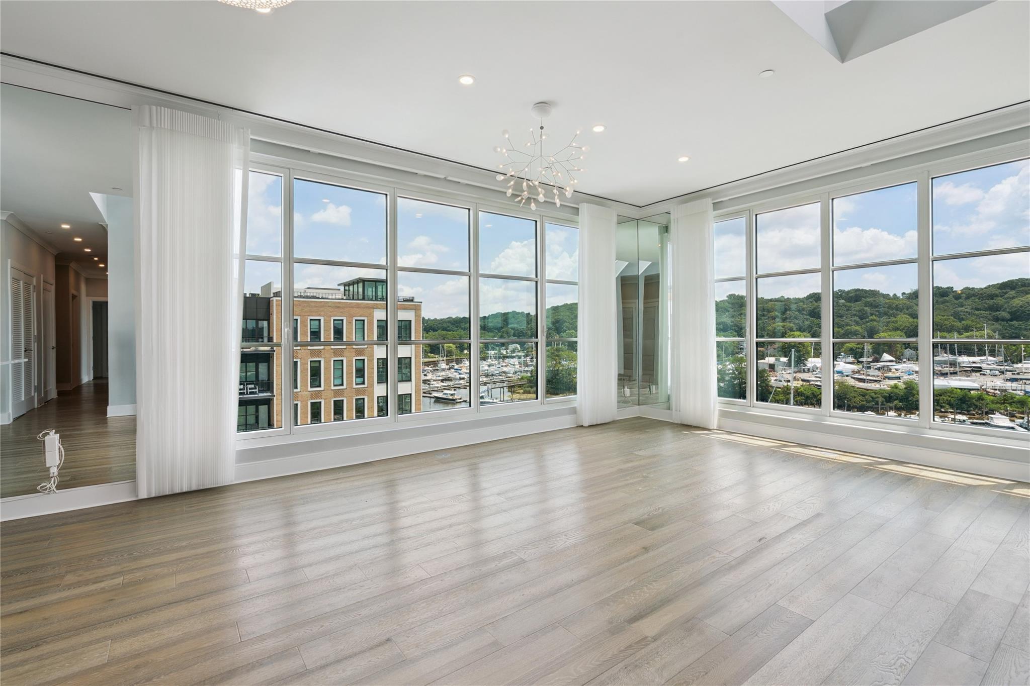 Condo Garvies Point  Nassau County, NY 11542, MLS-892951-5