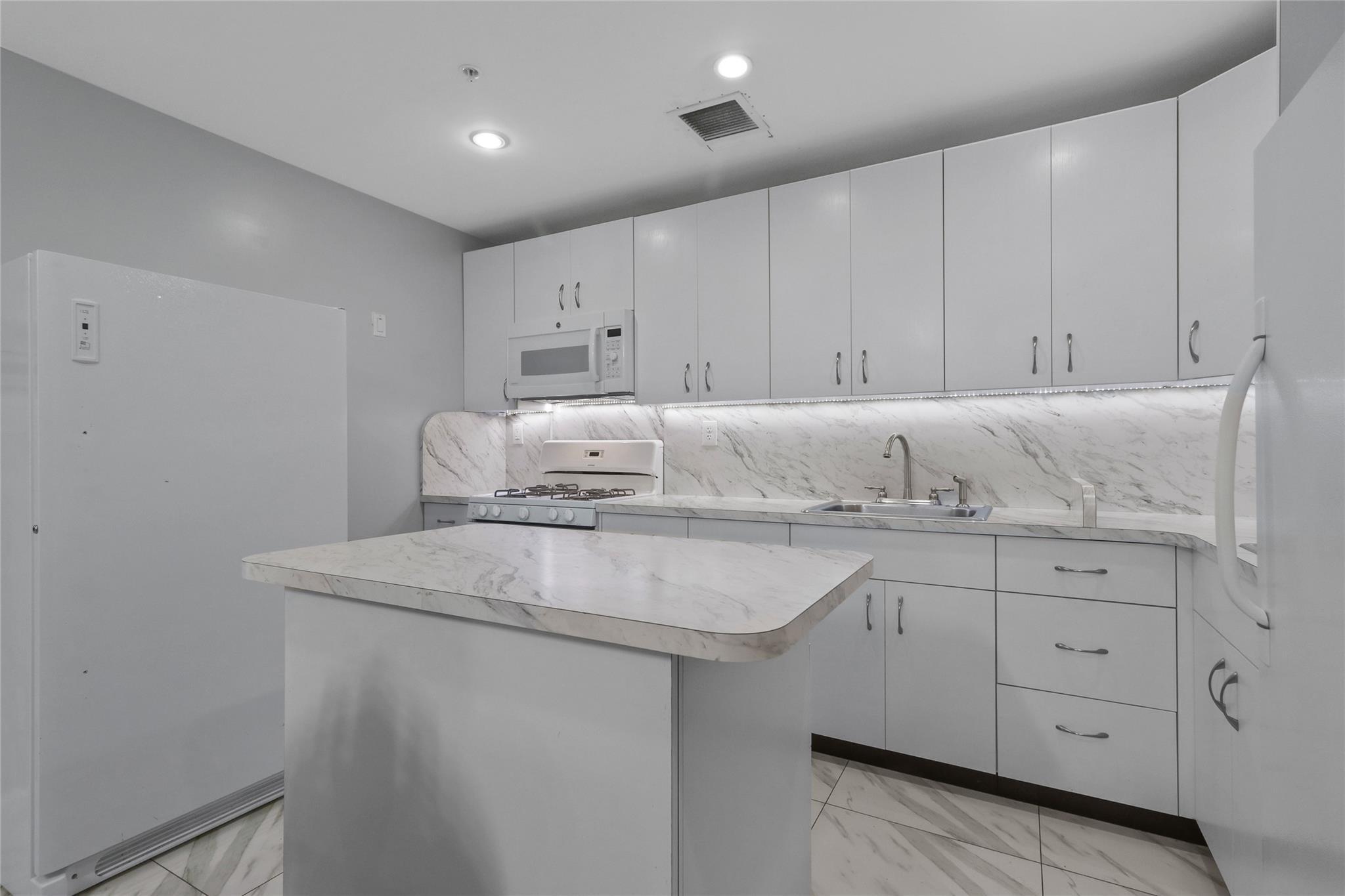 Single Family Hamburg Orange County, NY 10950, MLS-892965-20