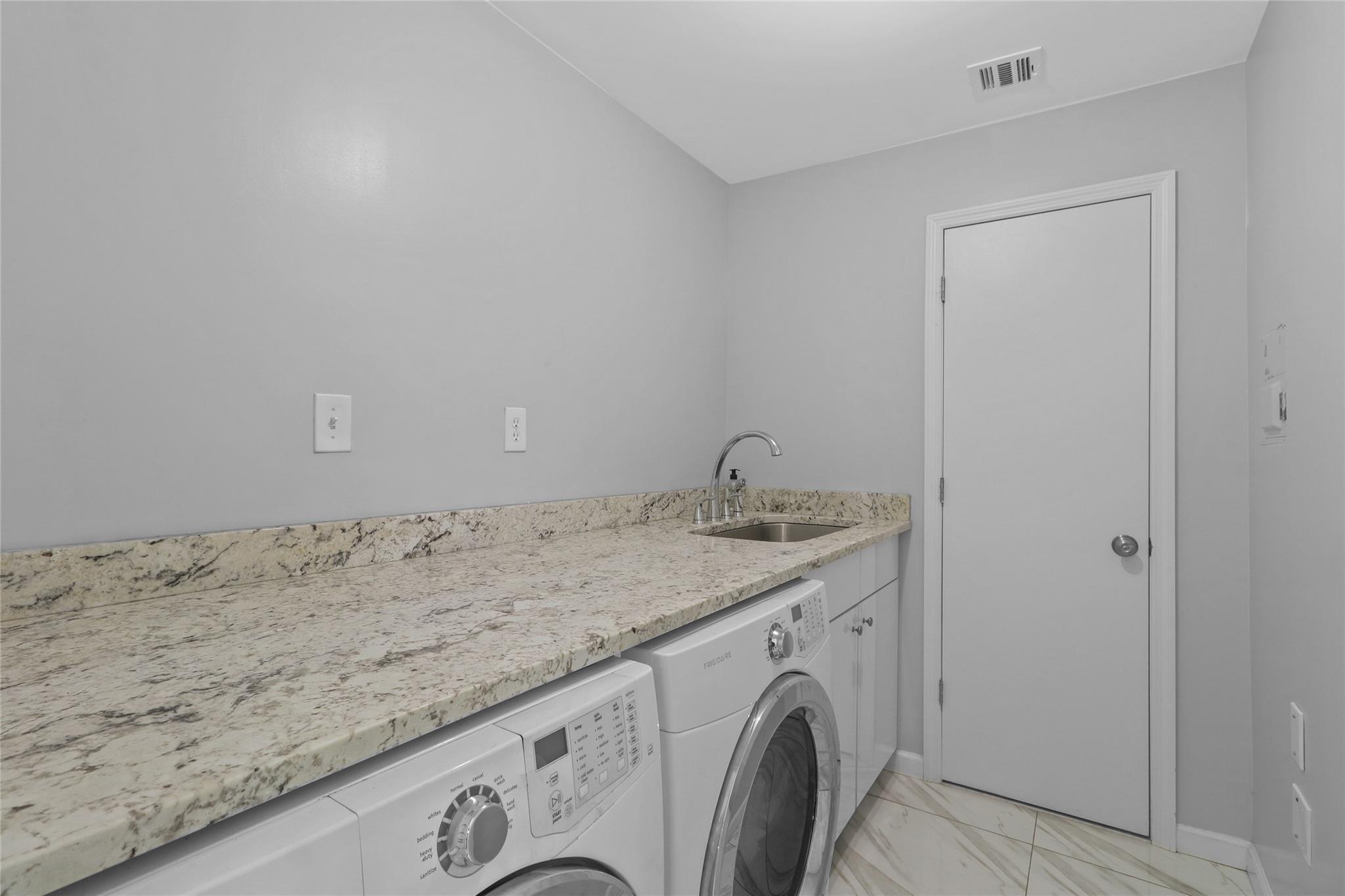 Single Family Hamburg Orange County, NY 10950, MLS-892965-24