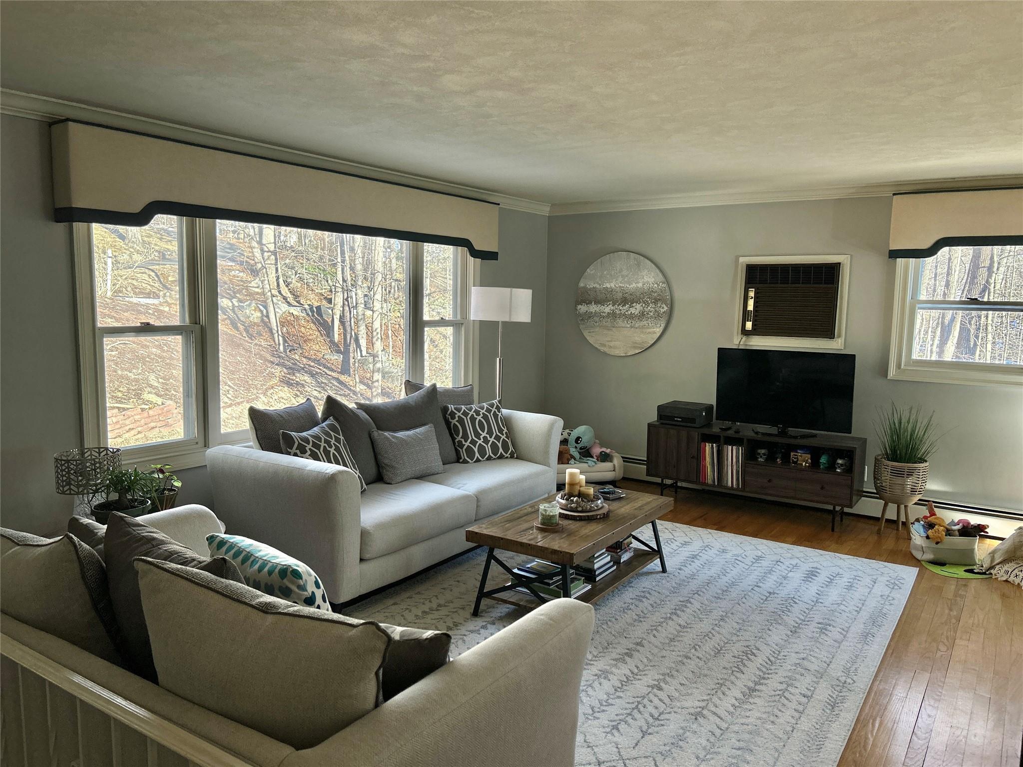Single Family Varian  Out Of Area, NY 06811, MLS-892978-3
