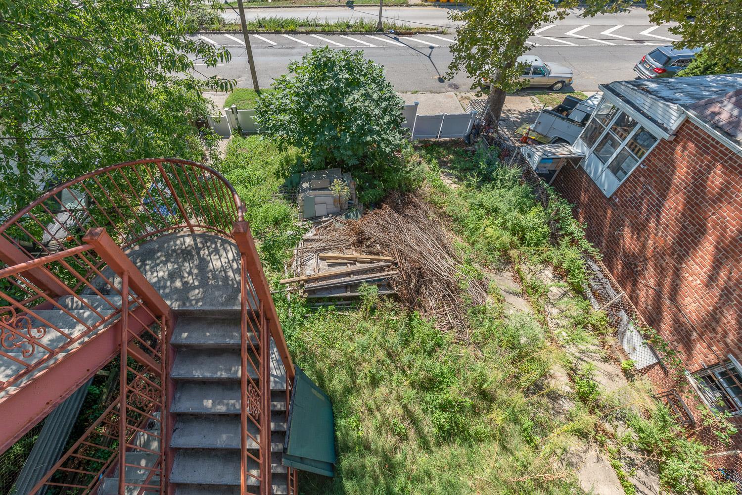 Single Family Borden  Queens, NY 11378, MLS-892982-4