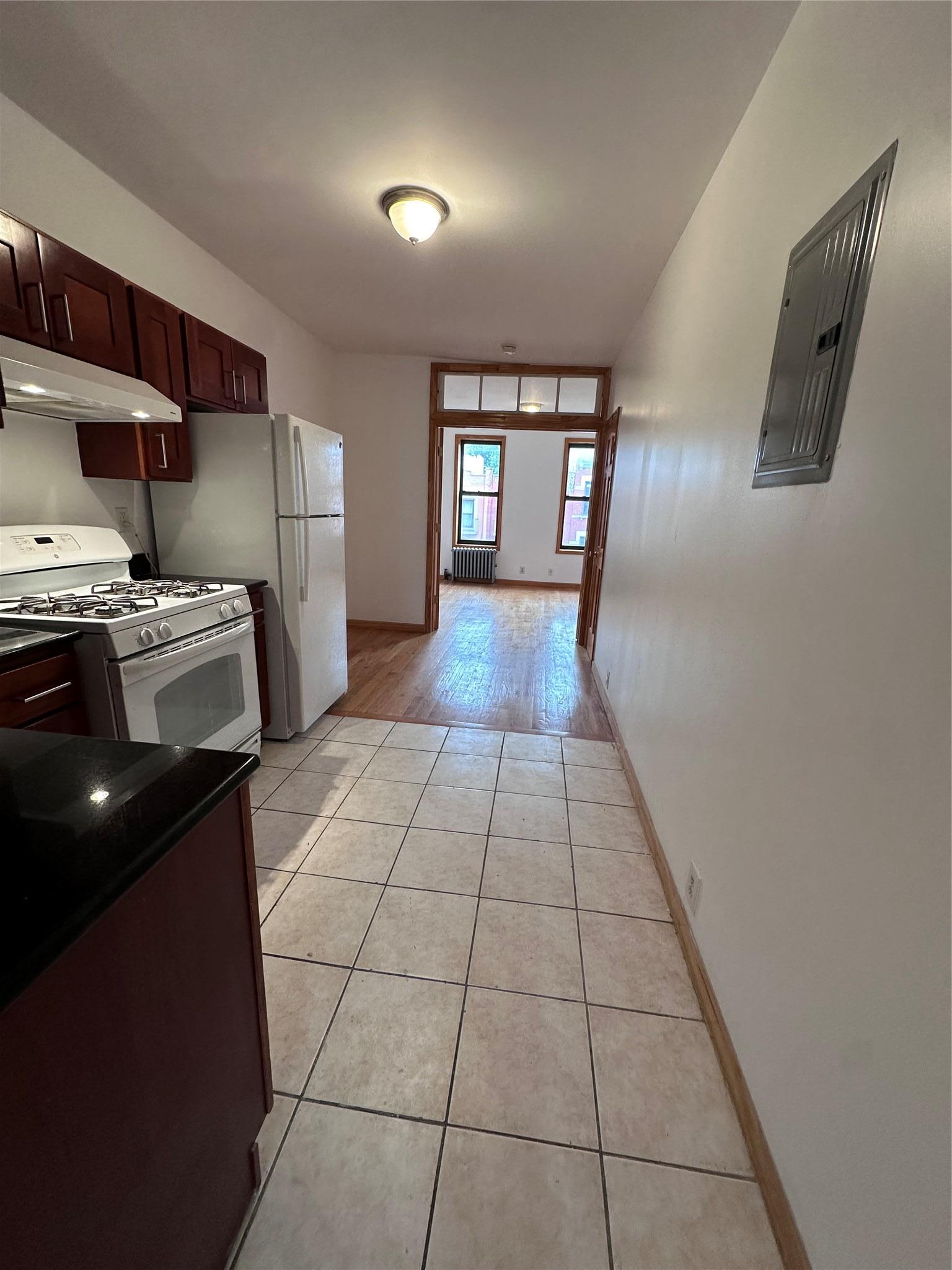 Apartment Grand Street  Brooklyn, NY 11211, MLS-893124-2