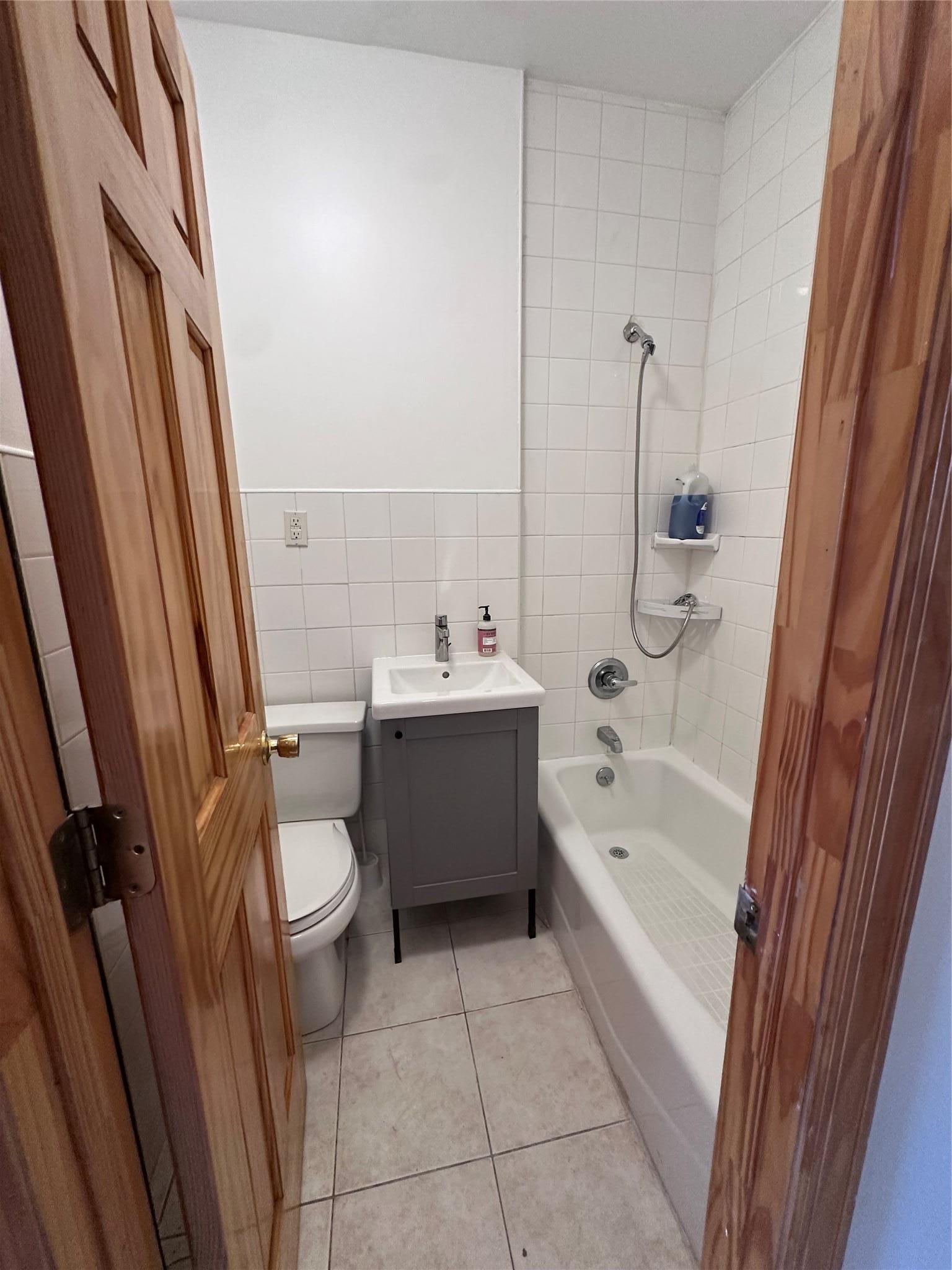Apartment Grand Street  Brooklyn, NY 11211, MLS-893124-5