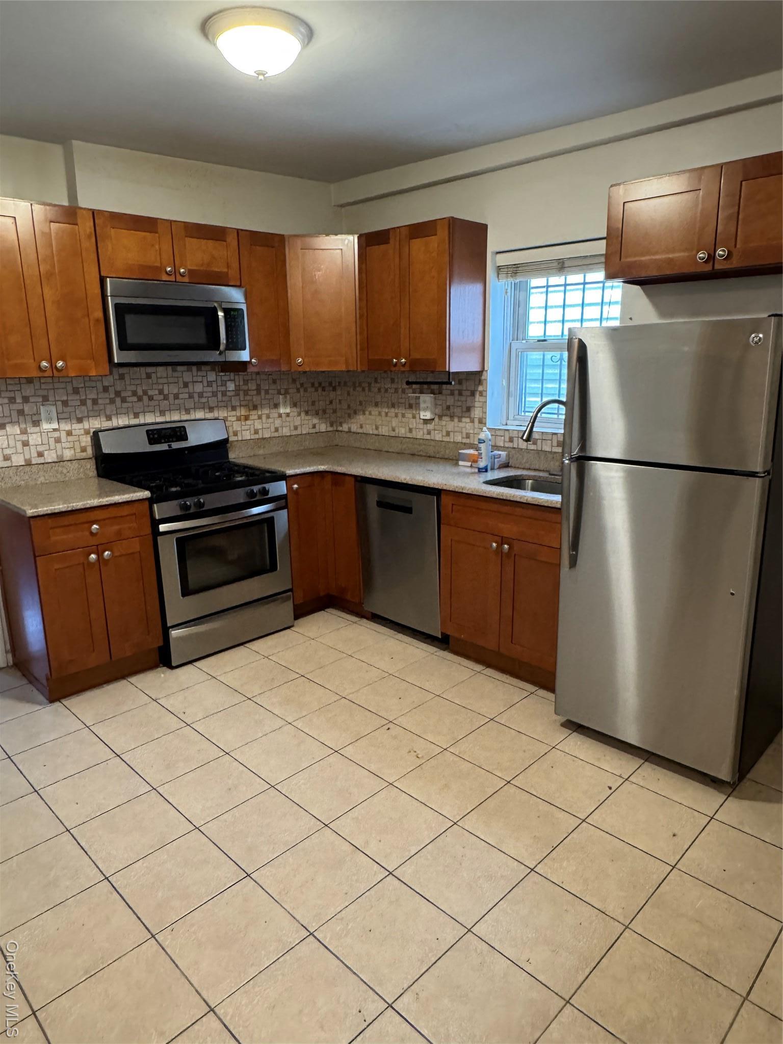 Single Family Borden Queens, NY 11378, MLS-893240-12