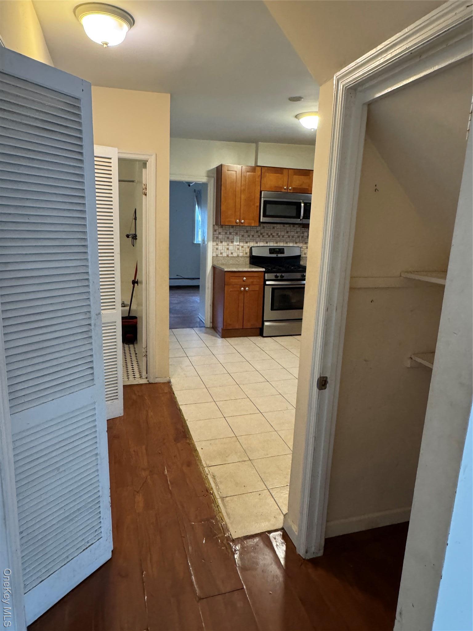 Single Family Borden Queens, NY 11378, MLS-893240-4