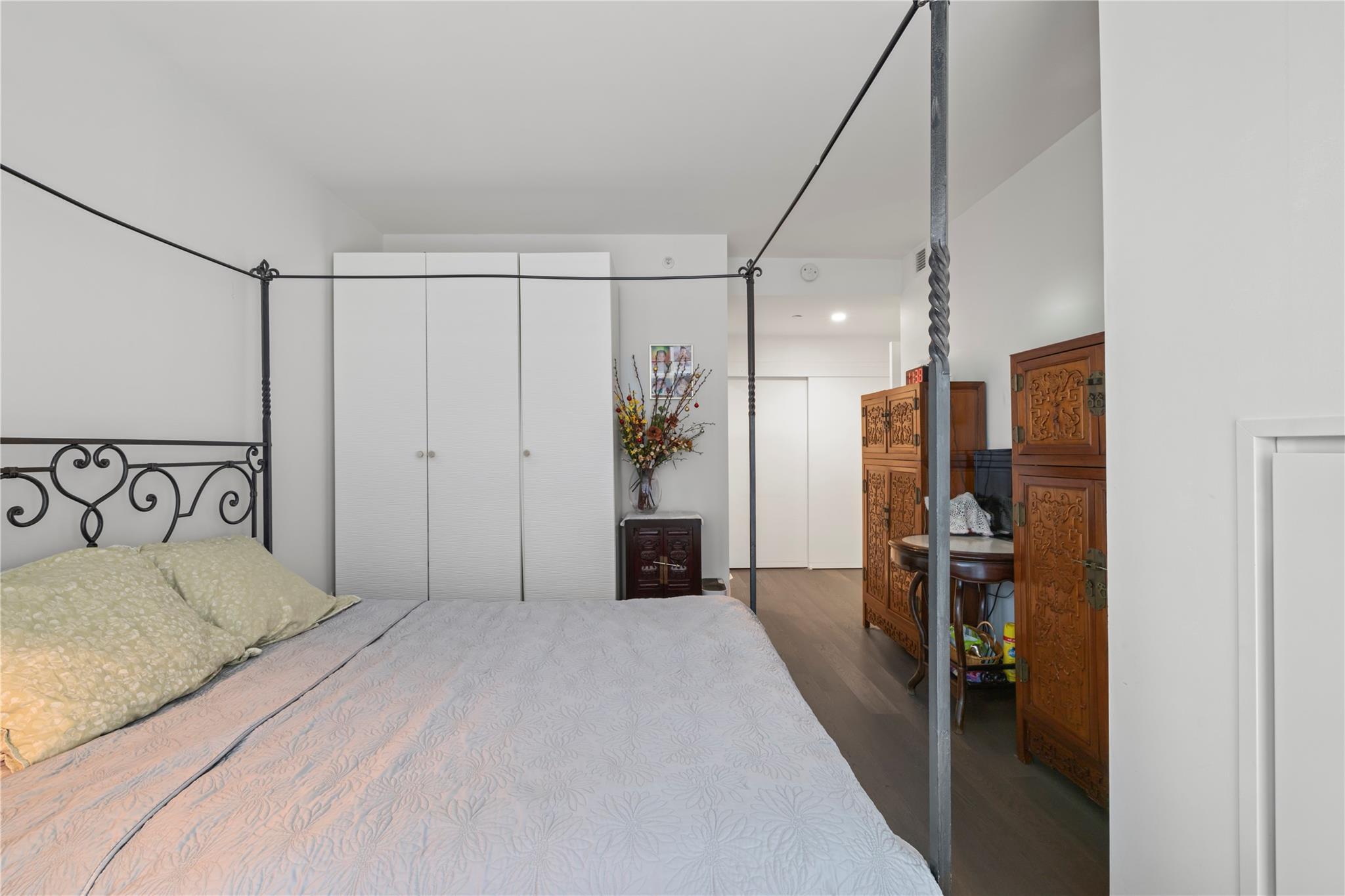 Condo 40  Queens, NY 11354, MLS-893256-21