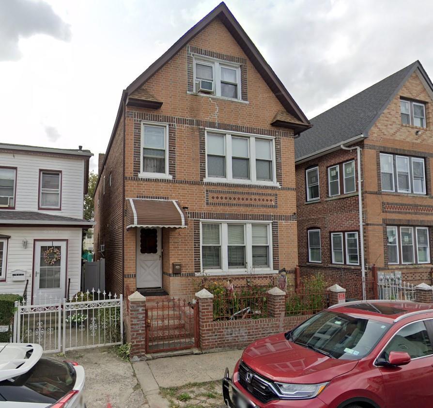 Commercial Lease in New York - 88th  Queens, NY 11435