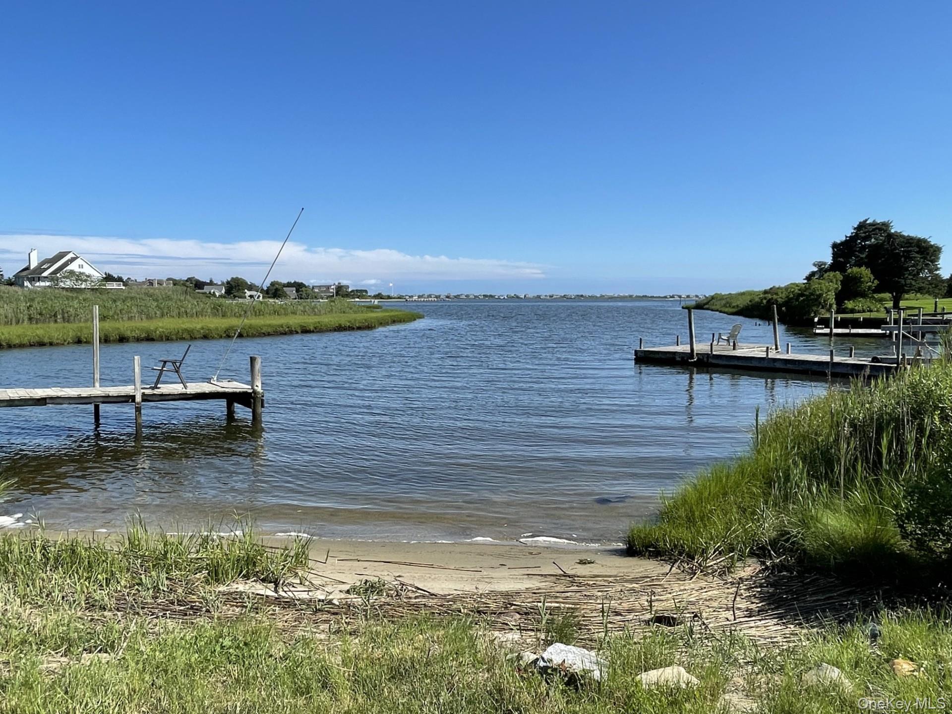 Single Family Apaucuck Point Suffolk County, NY 11977, MLS-893353-3