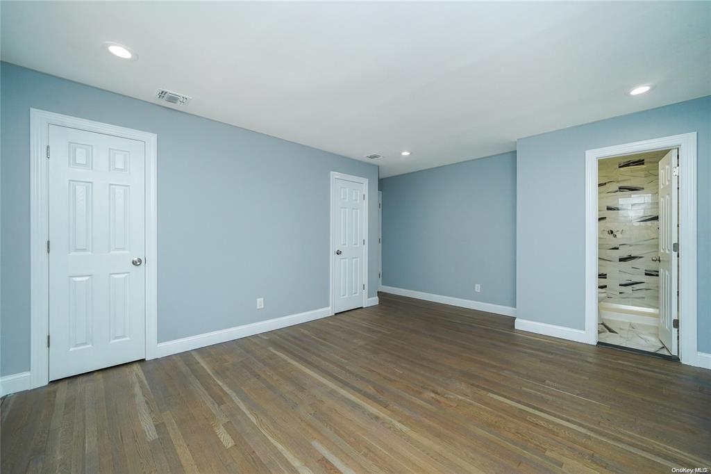 Single Family Knoll  Suffolk County, NY 11778, MLS-893355-10