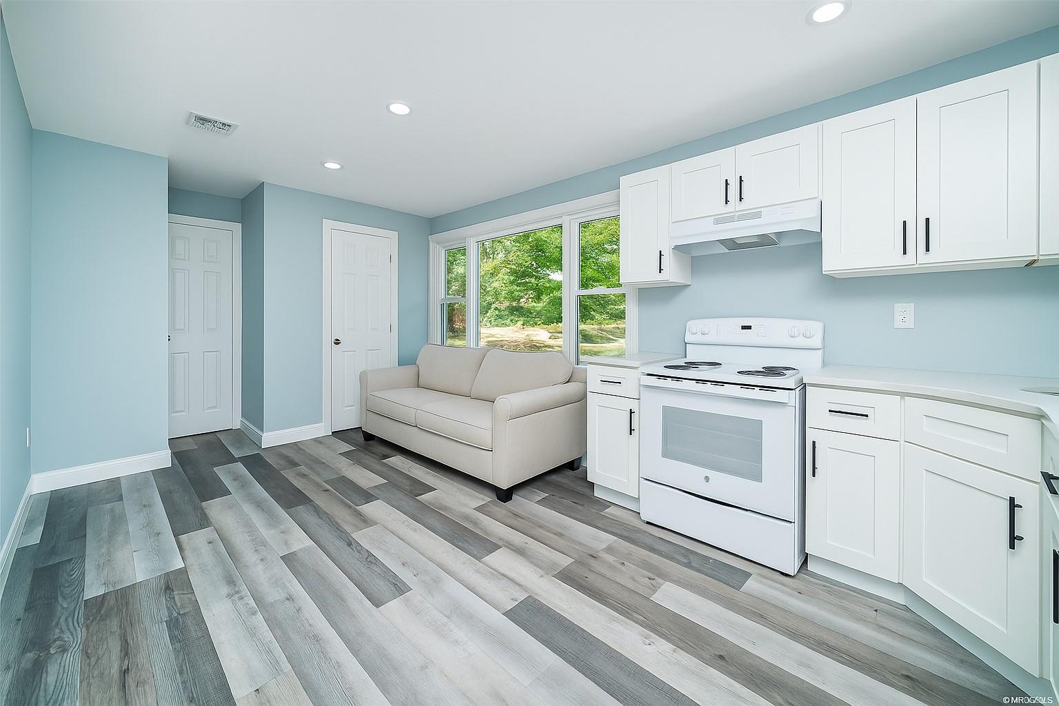 Single Family Knoll  Suffolk County, NY 11778, MLS-893355-14