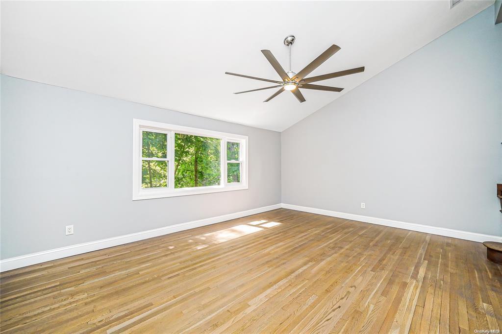 Single Family Knoll  Suffolk County, NY 11778, MLS-893355-7