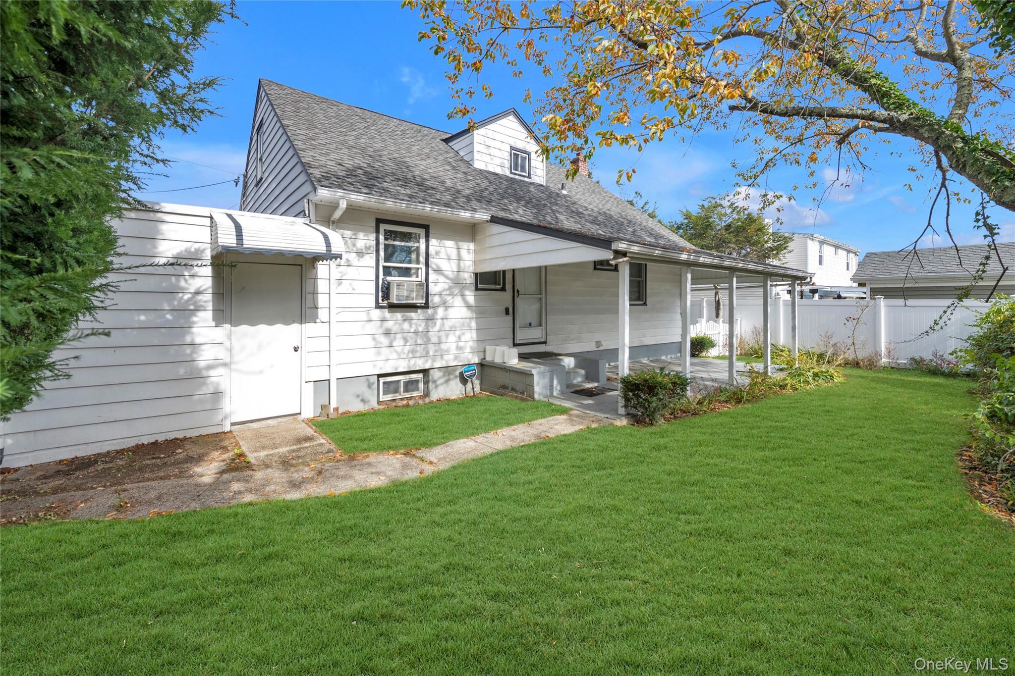 Single Family Heath Nassau County, NY 11550, MLS-893402-19