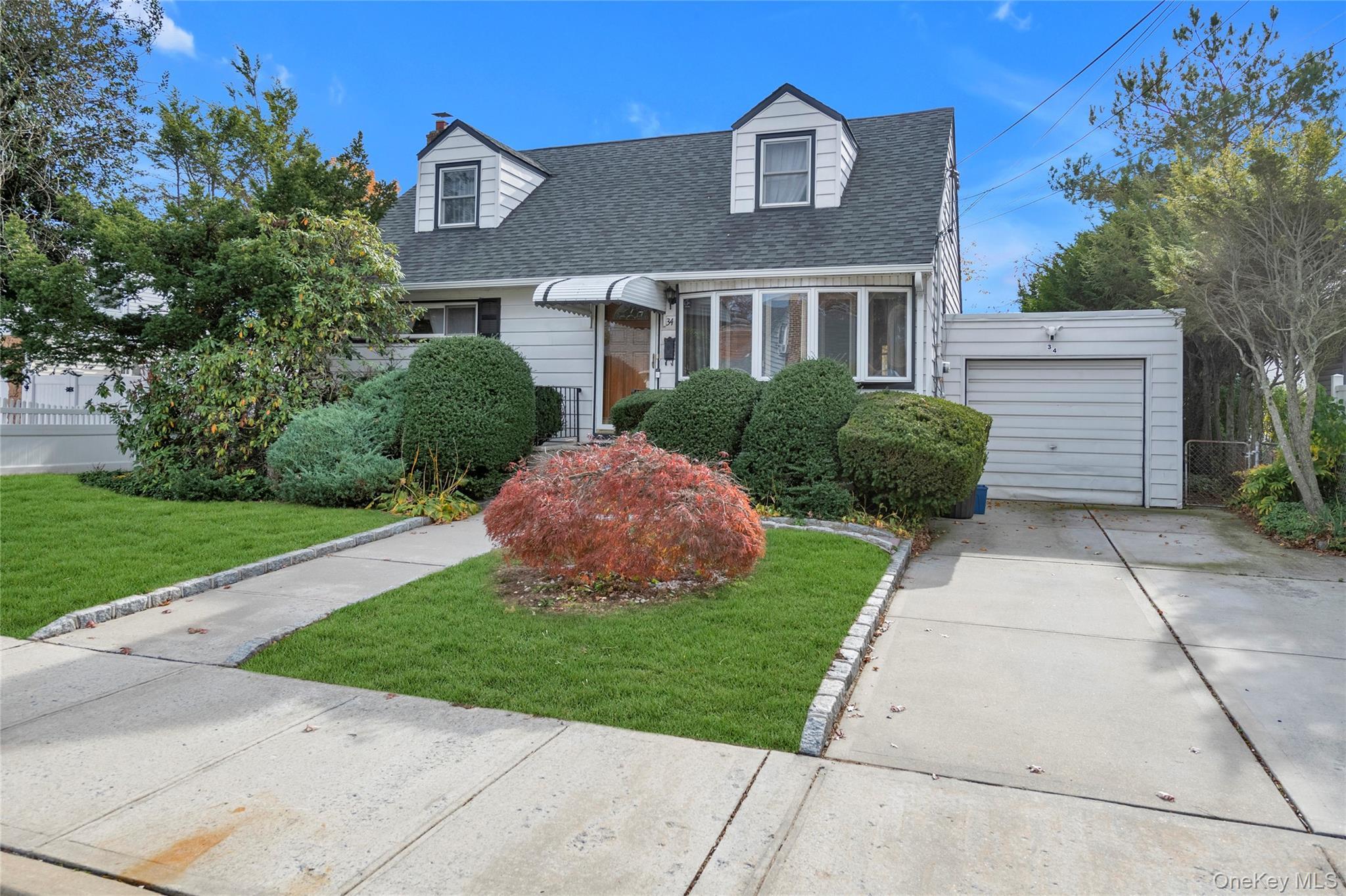 Single Family Heath  Nassau County, NY 11550, MLS-893402-21