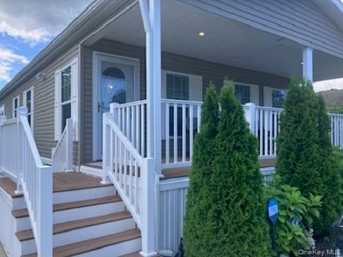 Single Family Old Country  Suffolk County, NY 11901, MLS-893438-5