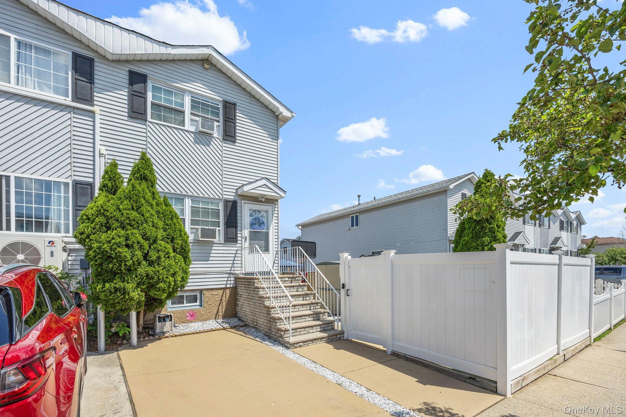 Single Family Token  Staten Island, NY 10312, MLS-893484-2
