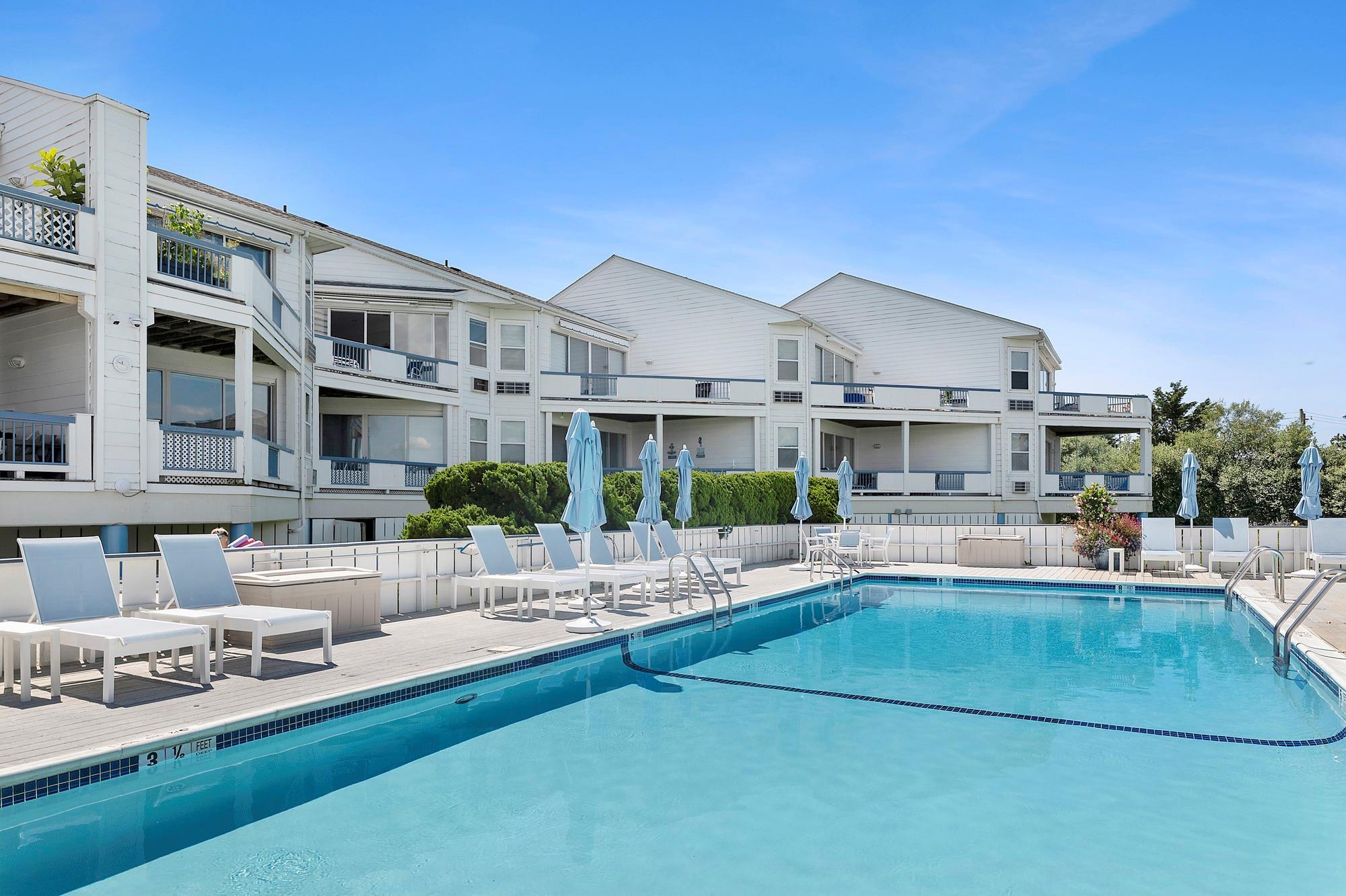 Condo Dune  Suffolk County, NY 11978, MLS-893570-17