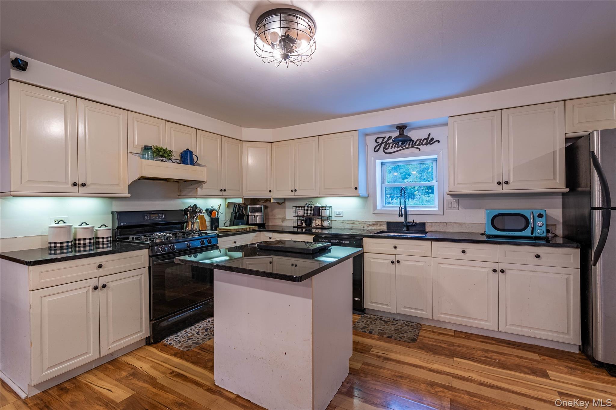 Single Family Edwards Ulster County, NY 12547, MLS-893591-2