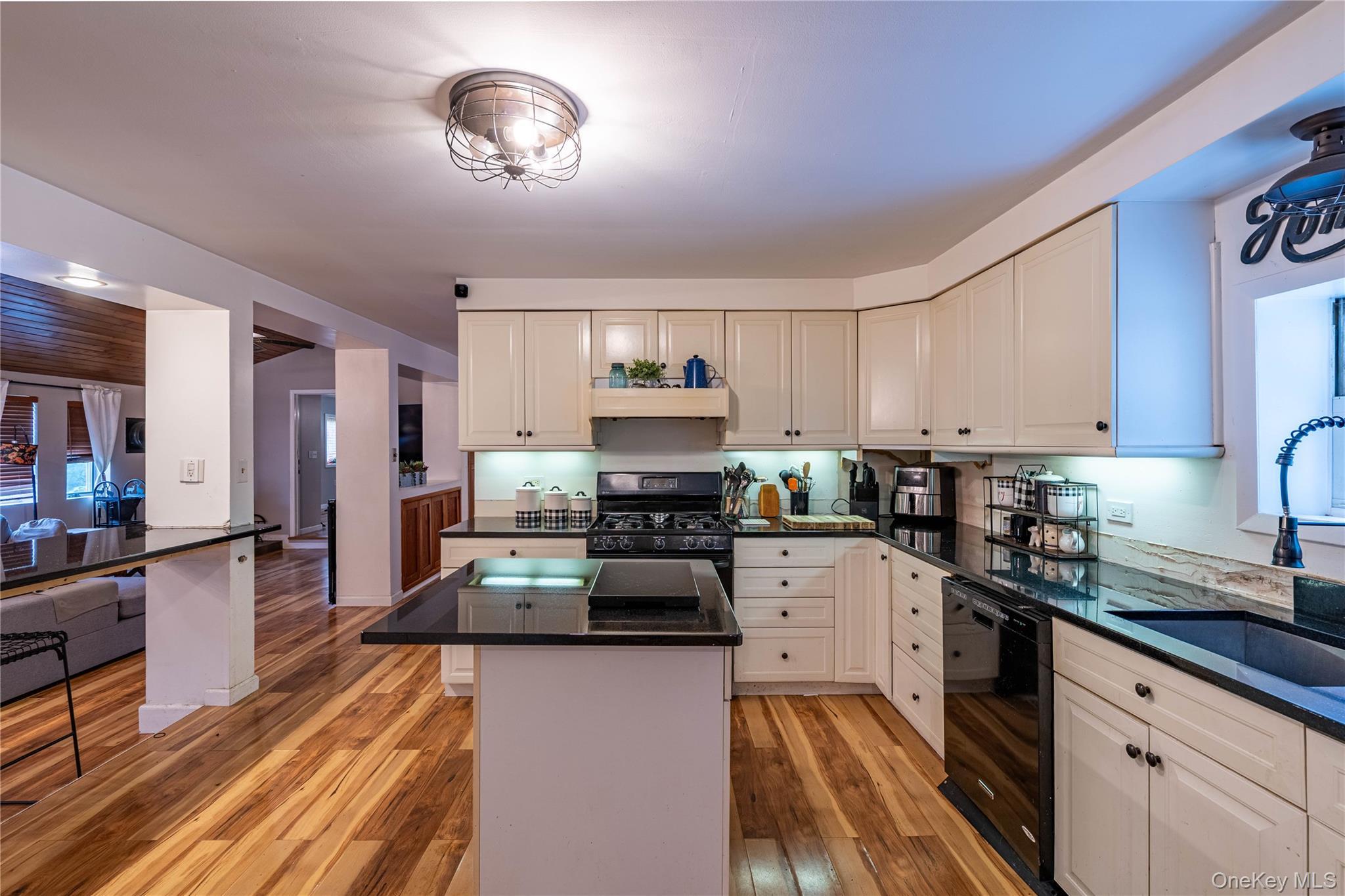 Single Family Edwards Ulster County, NY 12547, MLS-893591-7