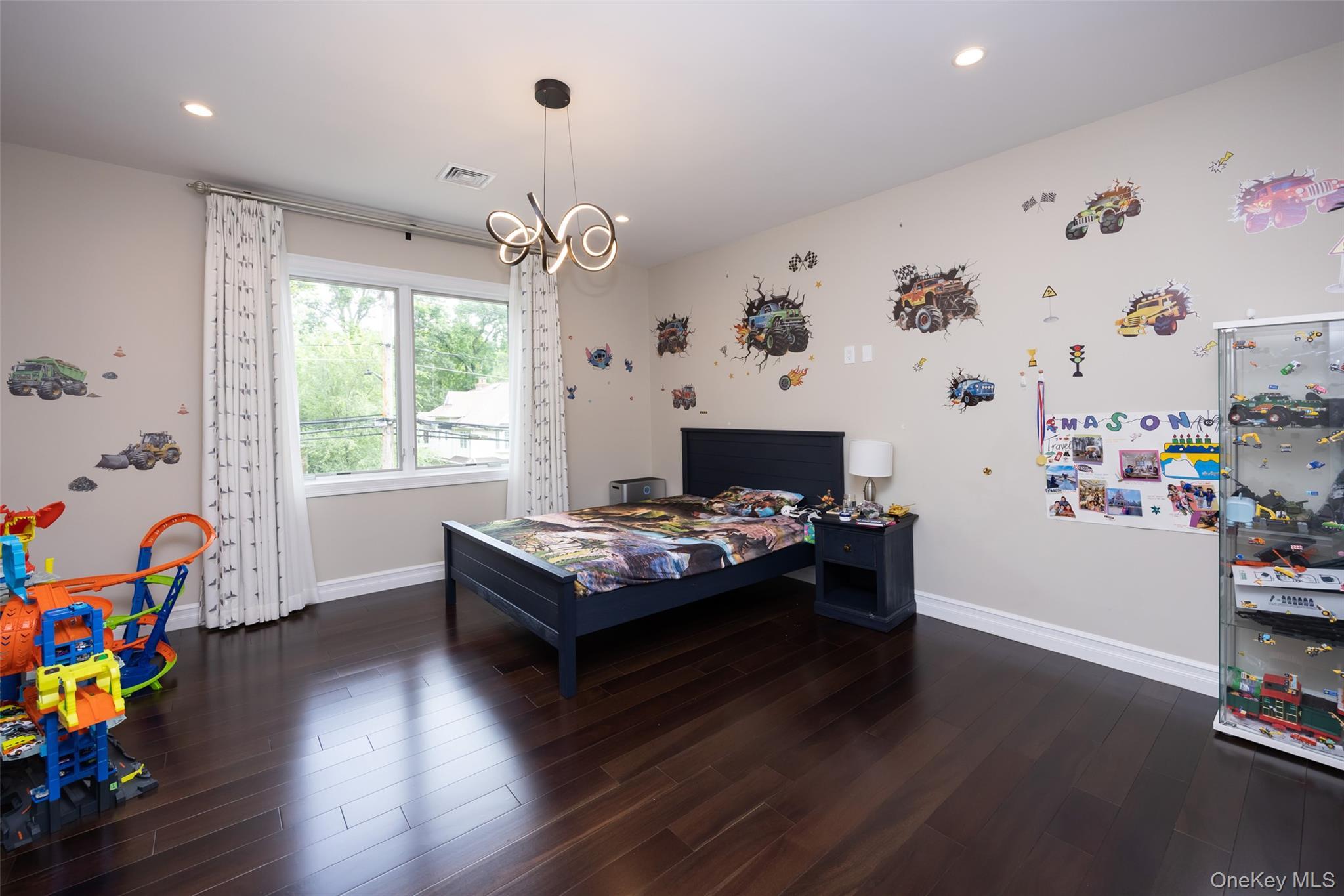 Single Family Baker Hill Nassau County, NY 11023, MLS-893616-17