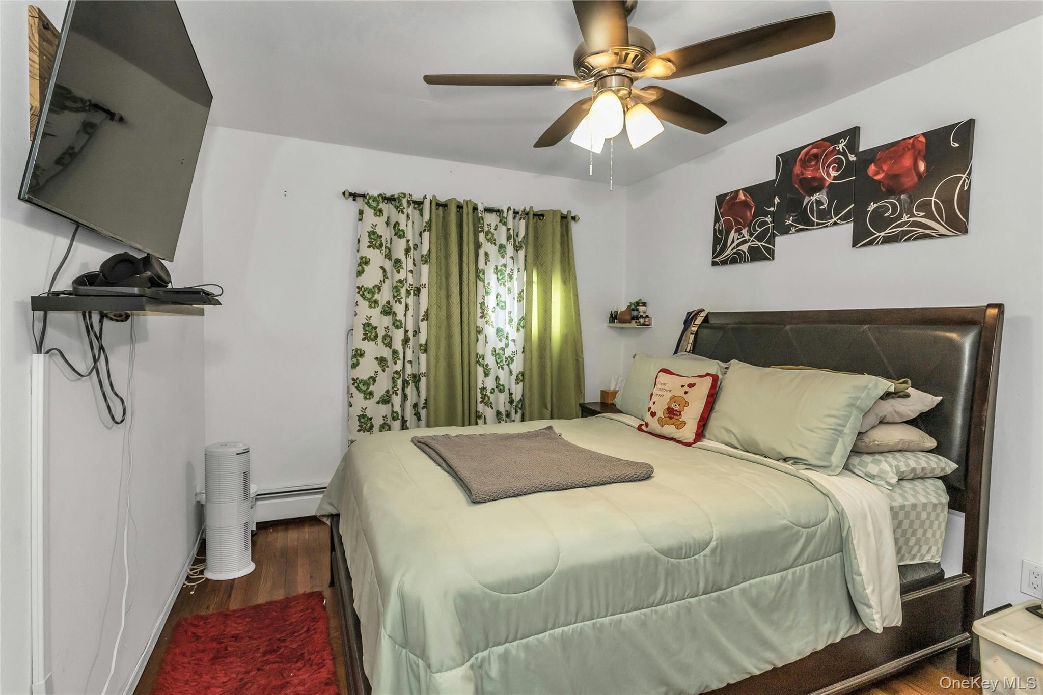 Single Family Hollywood  Bronx, NY 10465, MLS-893629-22