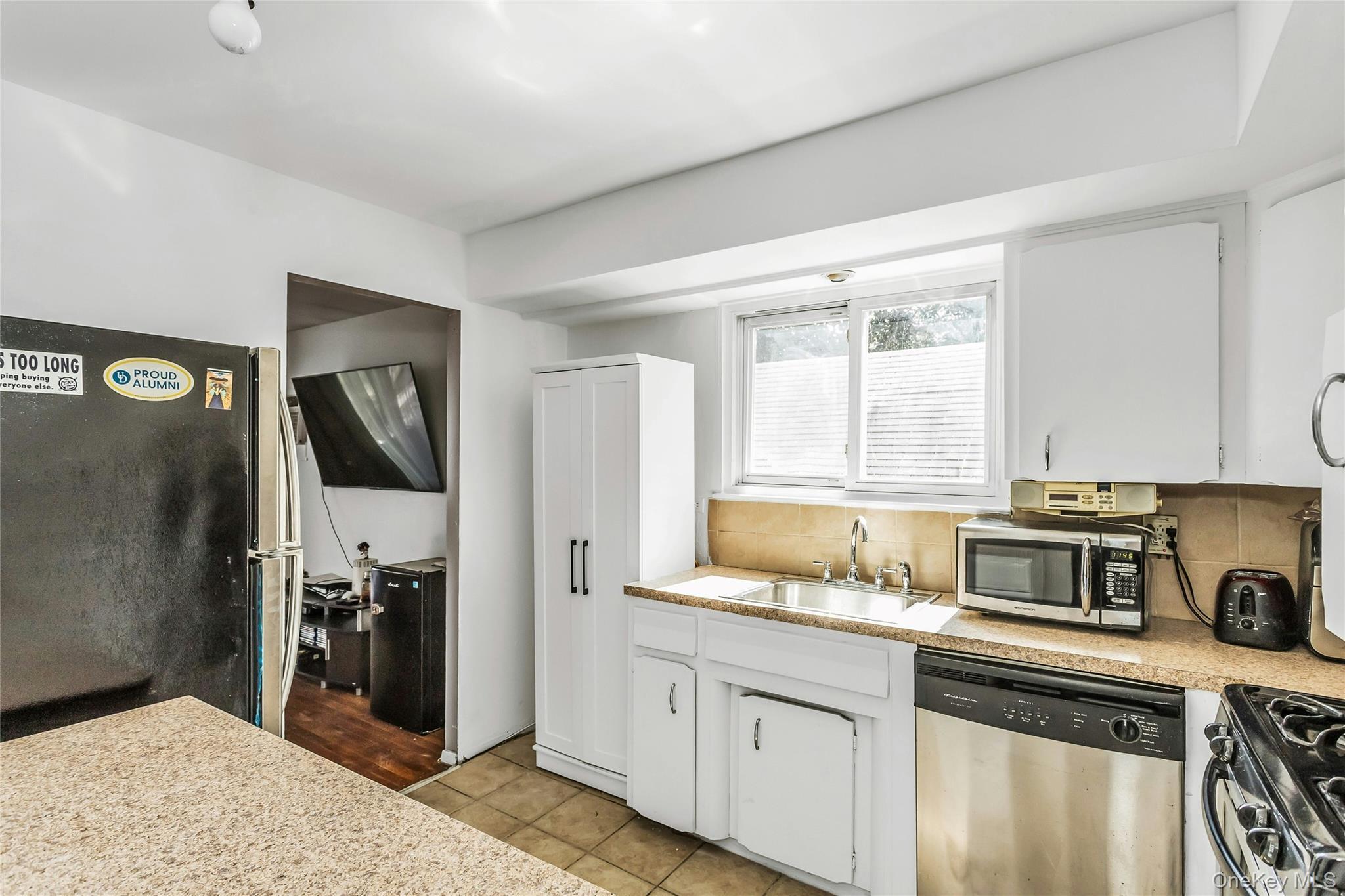 Single Family Hollywood  Bronx, NY 10465, MLS-893629-27