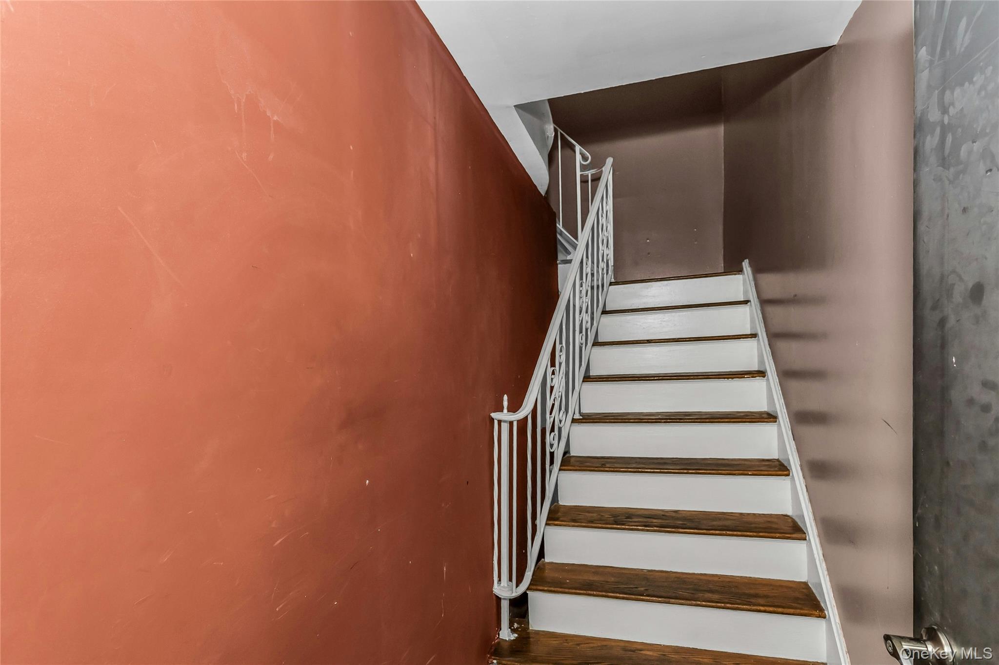 Single Family Hollywood  Bronx, NY 10465, MLS-893629-34