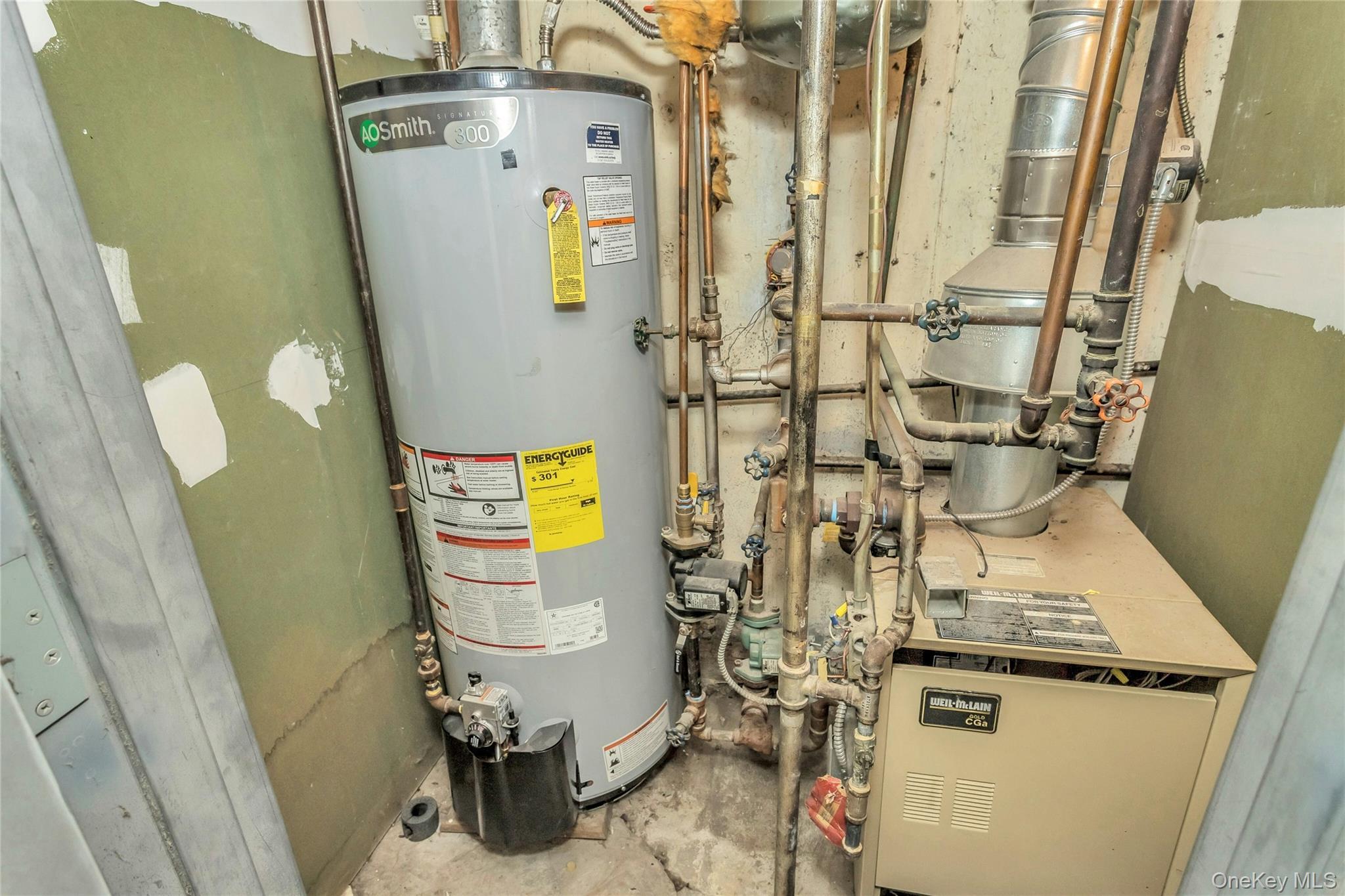 Single Family Hollywood  Bronx, NY 10465, MLS-893629-35