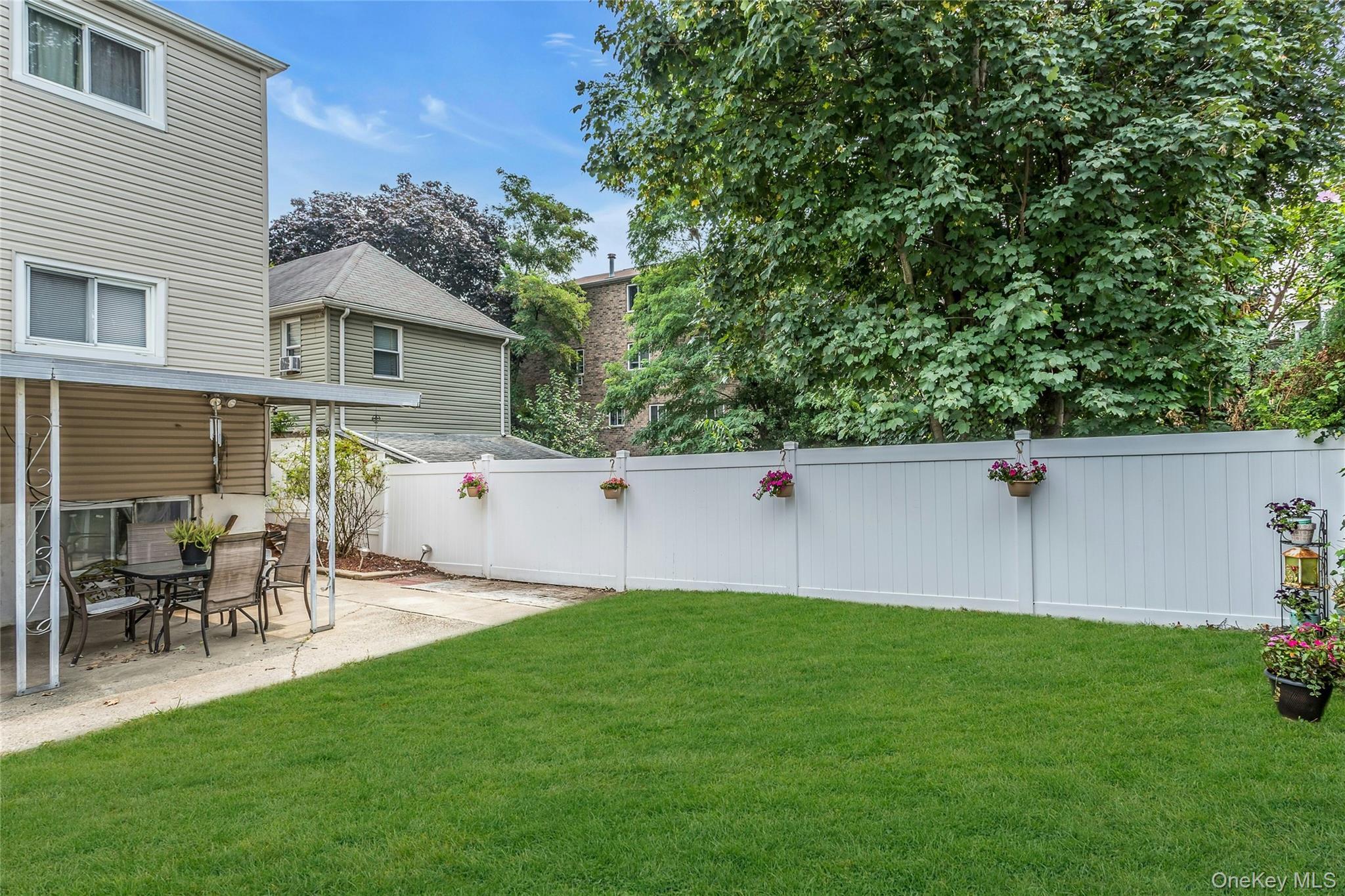 Single Family Hollywood  Bronx, NY 10465, MLS-893629-5