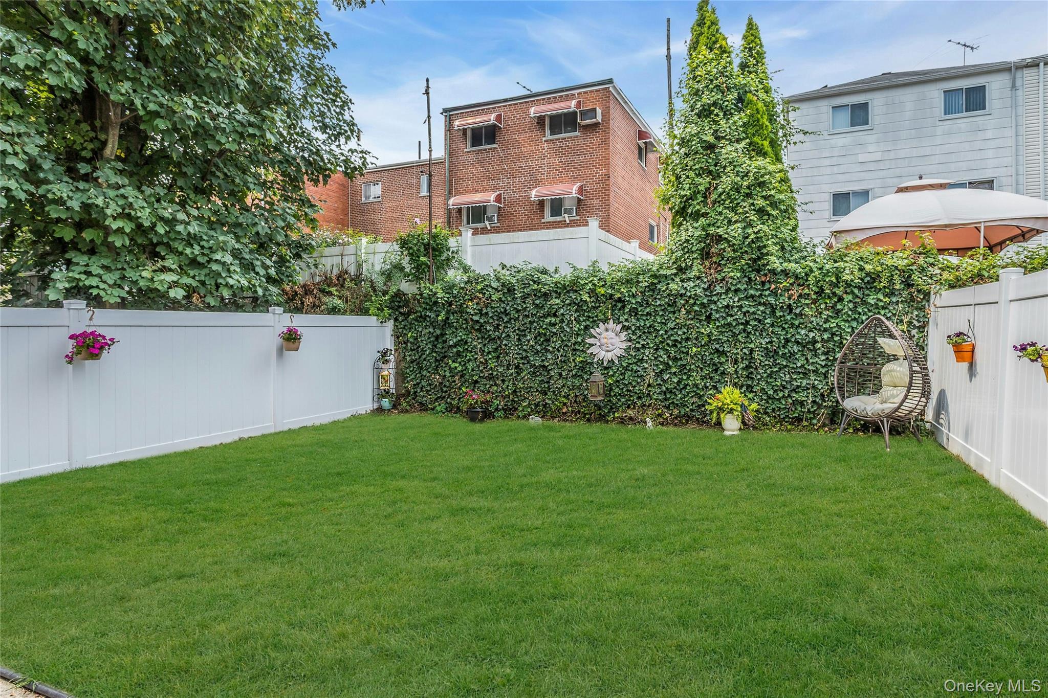 Single Family Hollywood  Bronx, NY 10465, MLS-893629-6