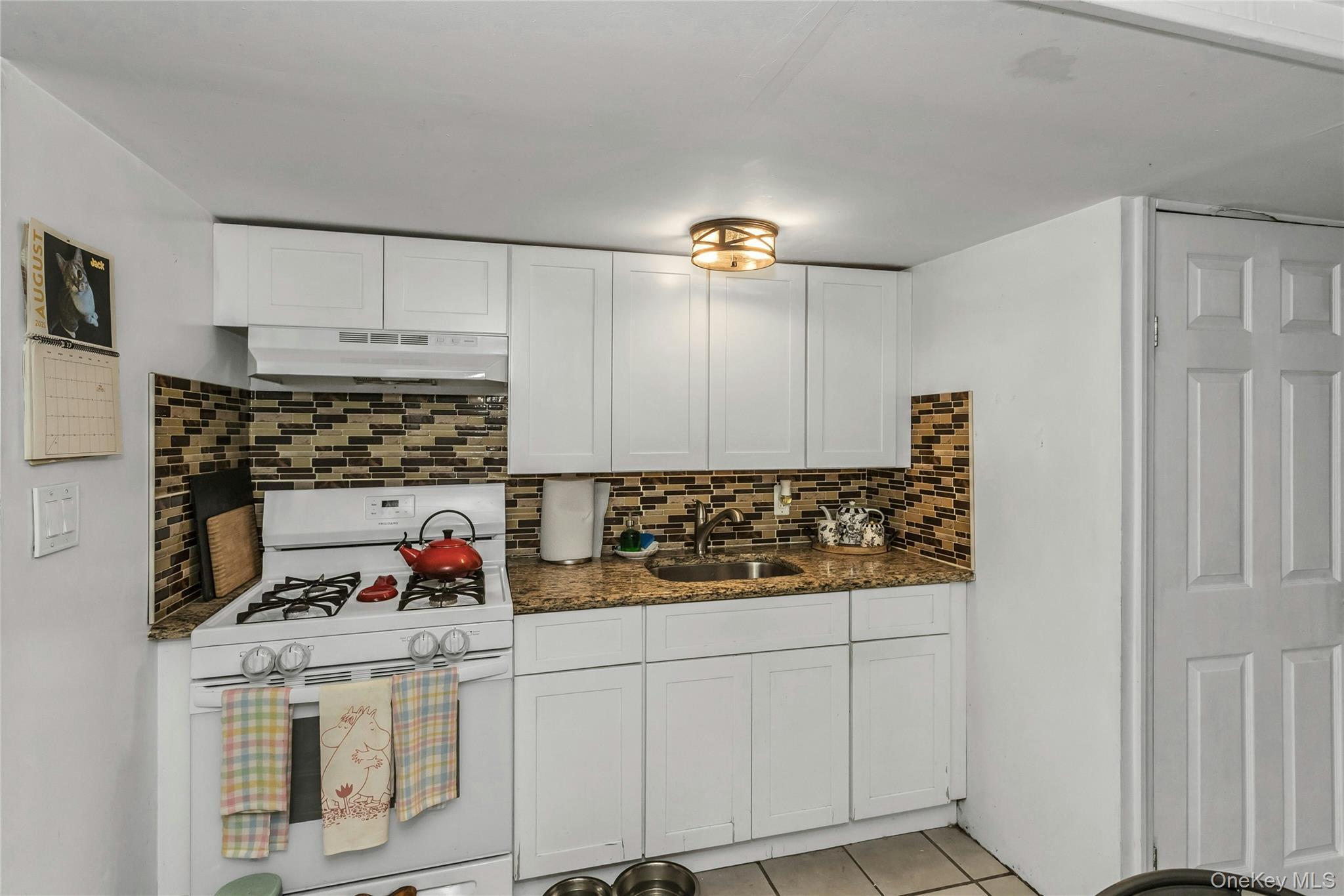 Single Family Hollywood  Bronx, NY 10465, MLS-893629-9