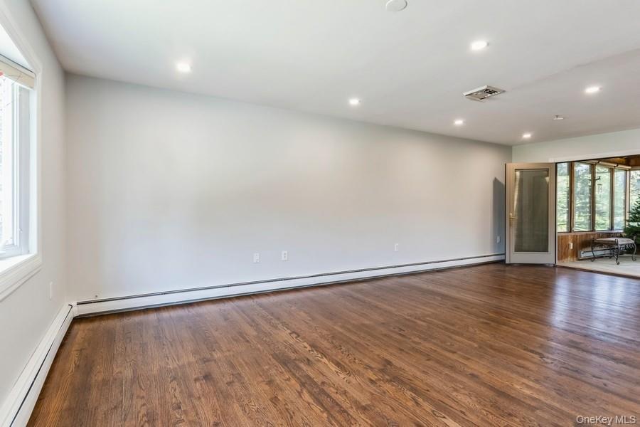 Single Family Applesauce Dutchess County, NY 12590, MLS-893740-11