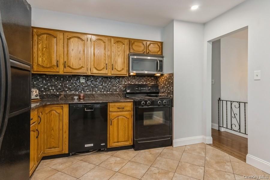 Single Family Applesauce Dutchess County, NY 12590, MLS-893740-15