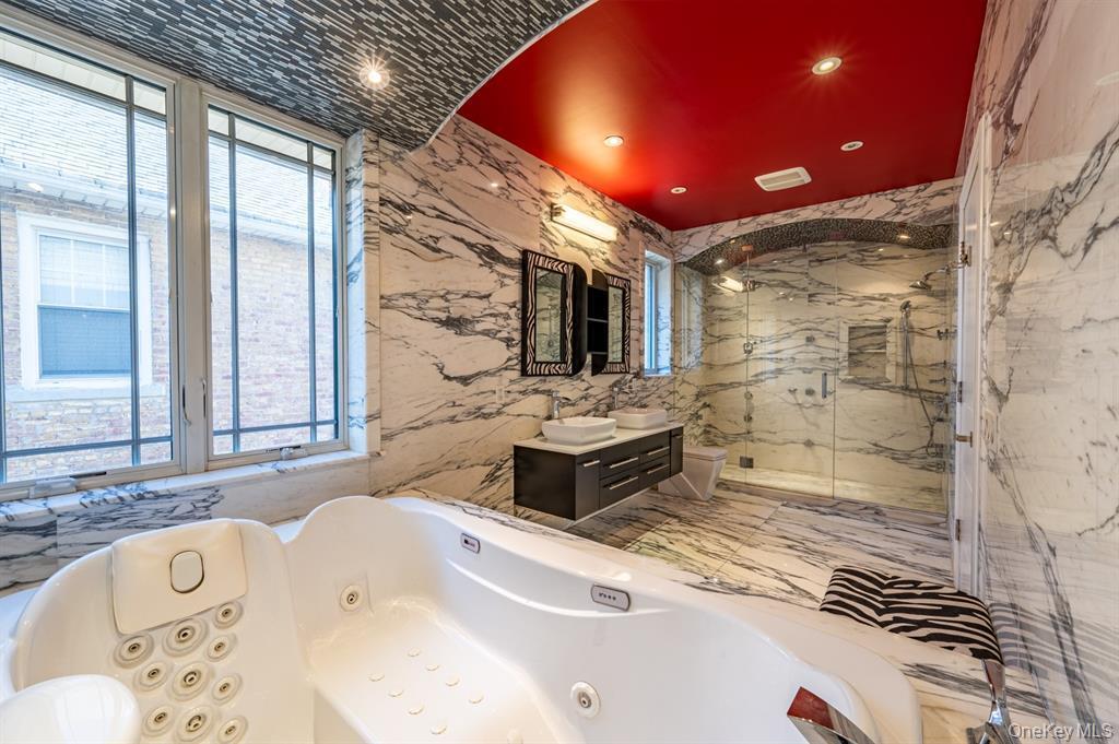 Single Family Tomlinson  Bronx, NY 10461, MLS-893741-16