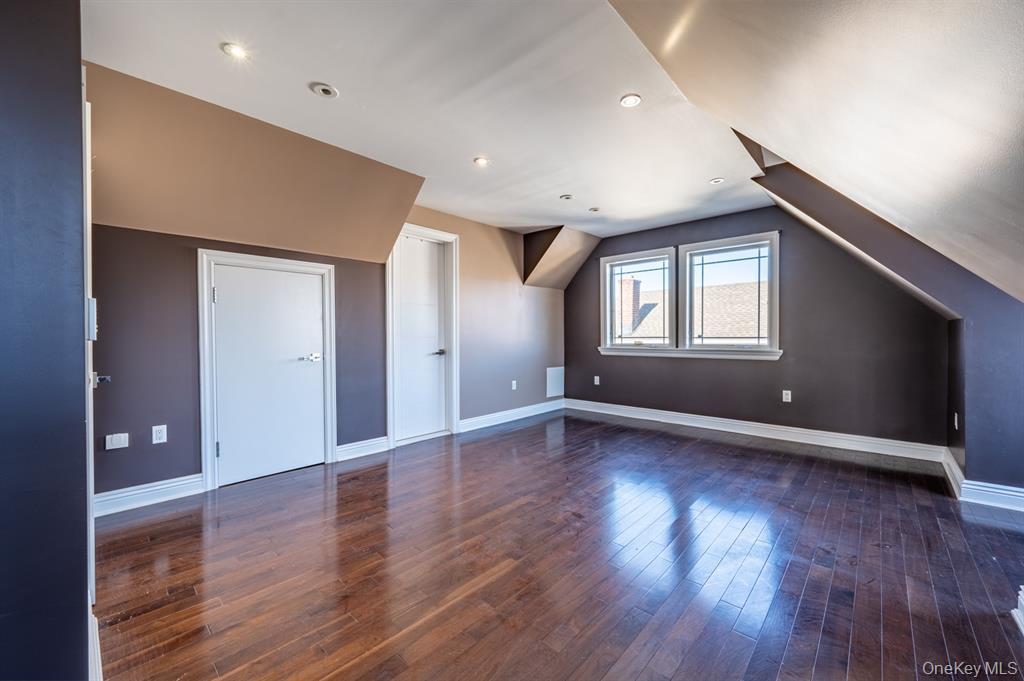 Single Family Tomlinson  Bronx, NY 10461, MLS-893741-18