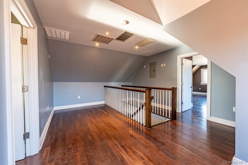 Single Family Tomlinson  Bronx, NY 10461, MLS-893741-20