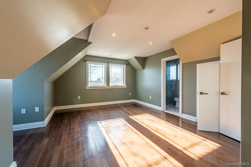 Single Family Tomlinson  Bronx, NY 10461, MLS-893741-21