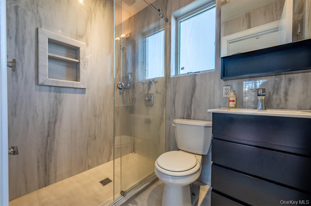 Single Family Tomlinson  Bronx, NY 10461, MLS-893741-22