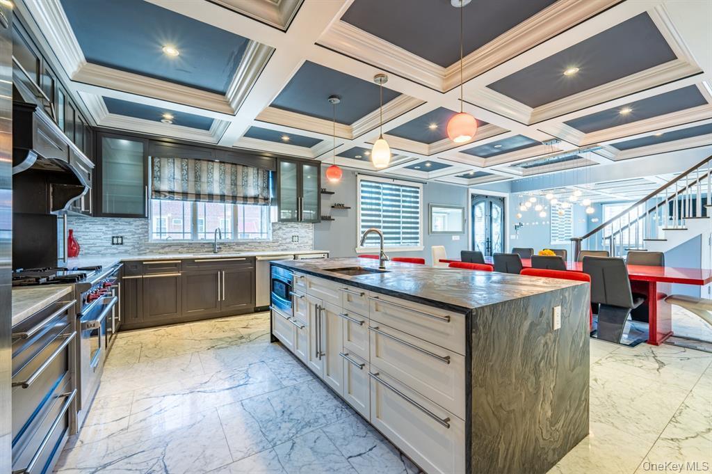 Single Family Tomlinson  Bronx, NY 10461, MLS-893741-9