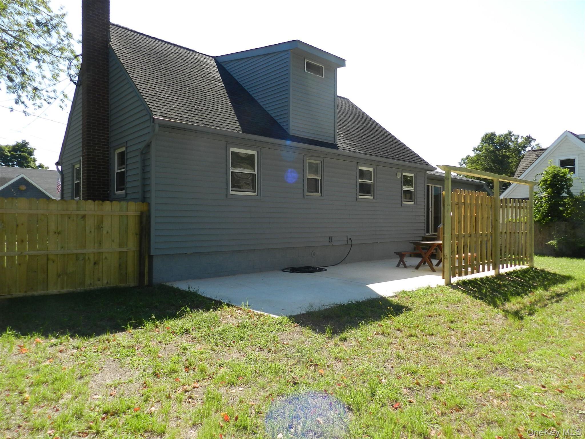 Single Family 3rd  Suffolk County, NY 11772, MLS-893745-17