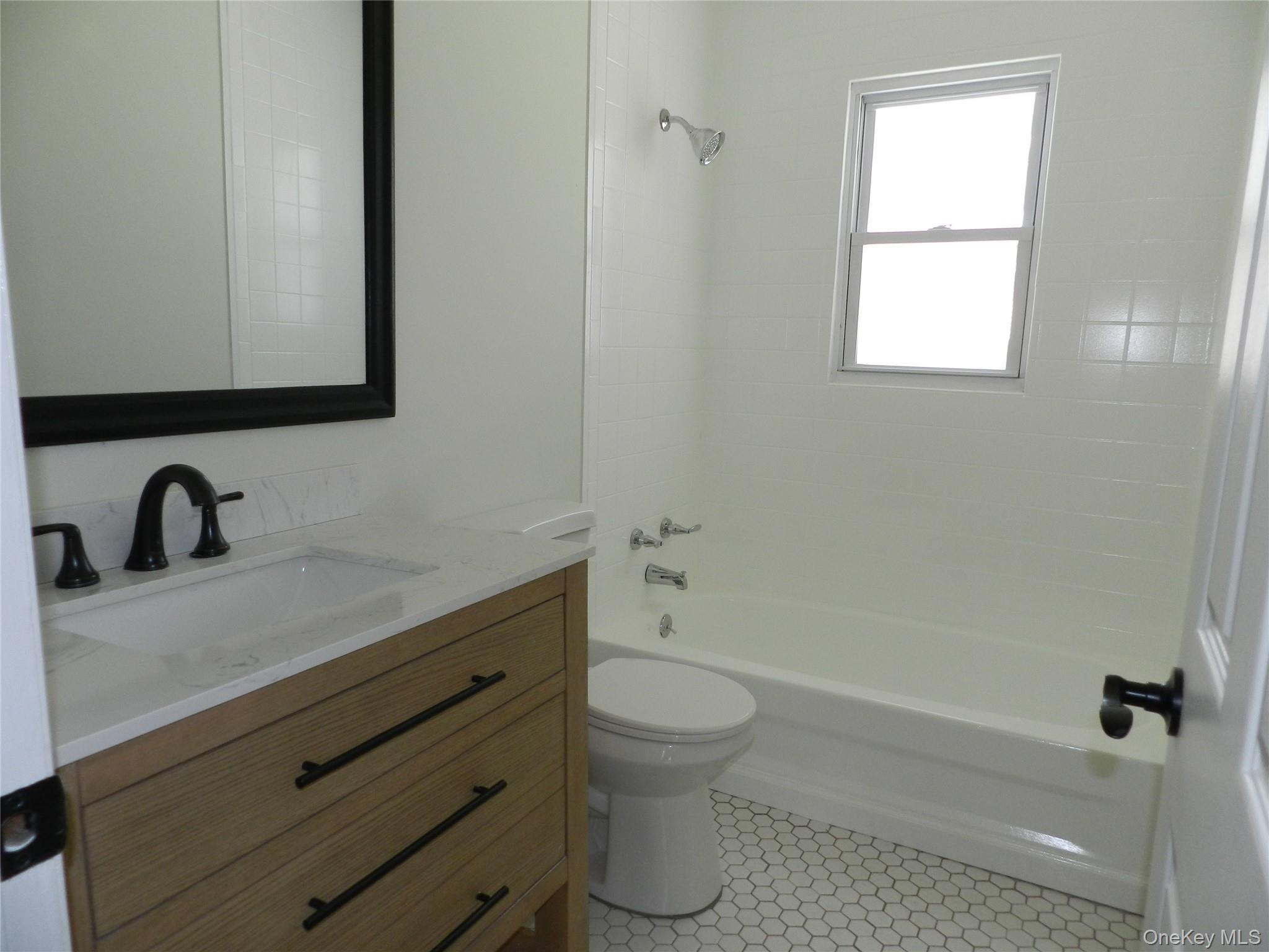 Single Family 3rd  Suffolk County, NY 11772, MLS-893745-7